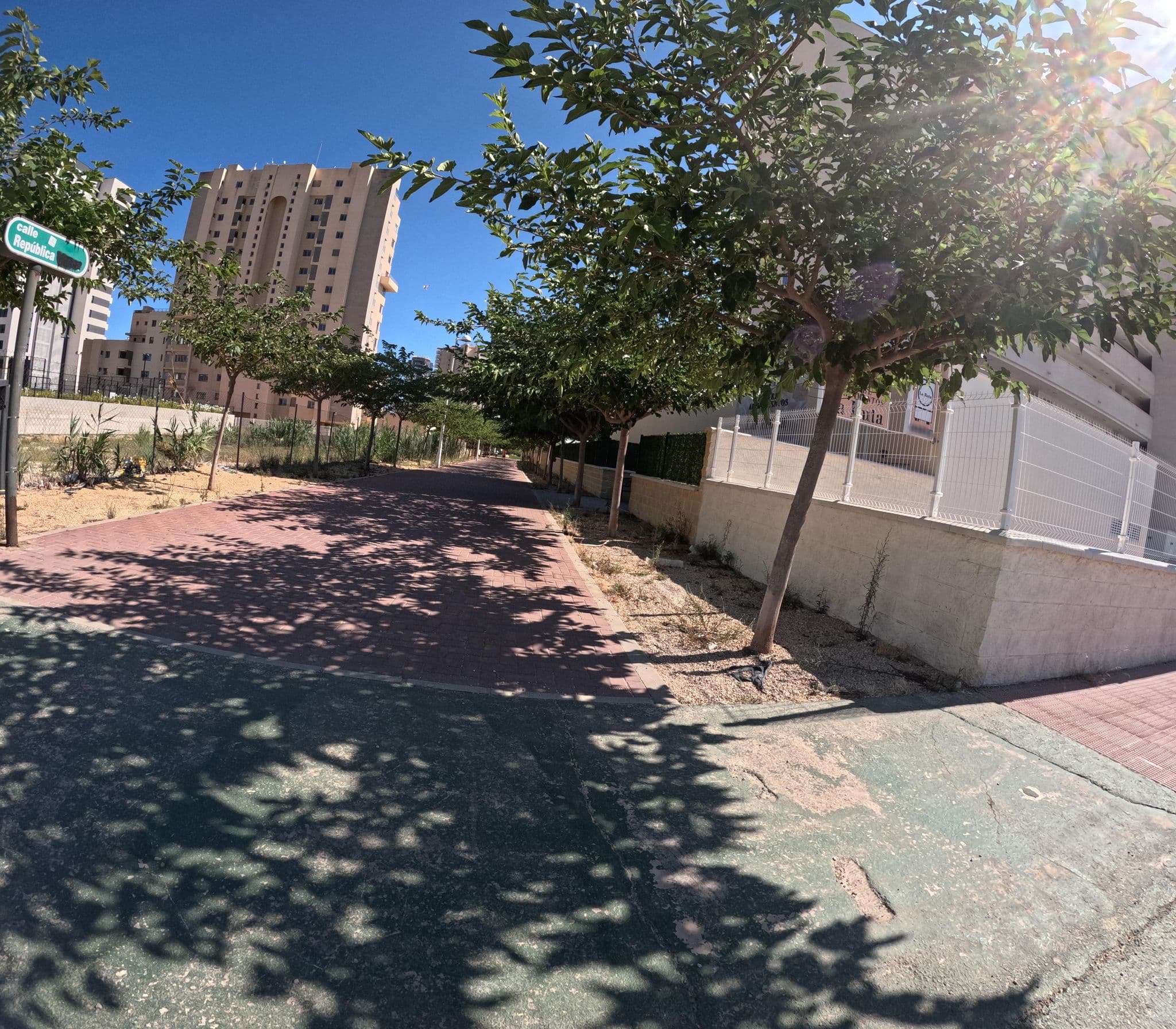 Street view near Hotel Apartamentos La Ruta, Calp — © tjorim (CC BY-SA · Mapillary)