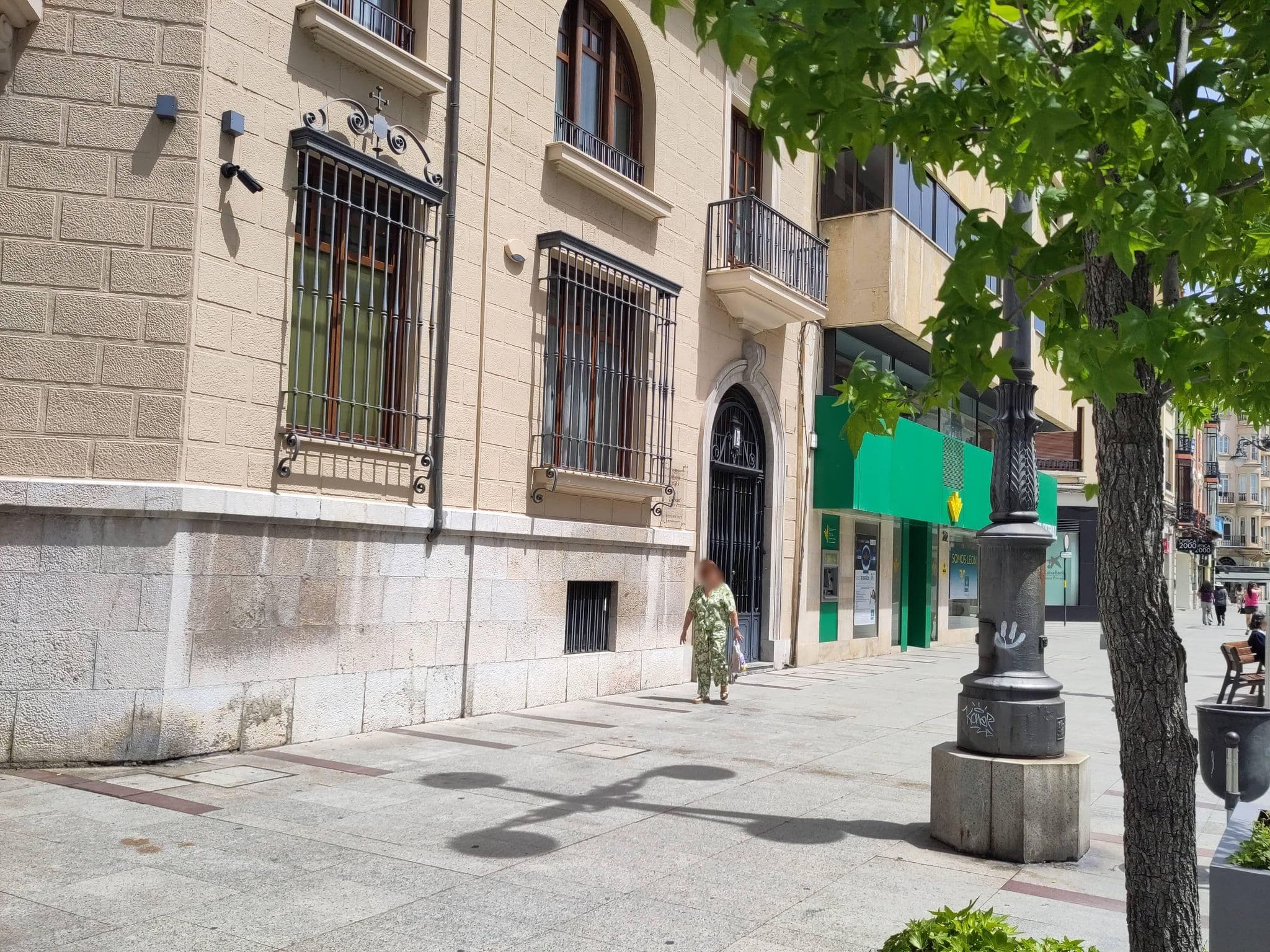 Street view near Palacete Colonial, León — © marcuscalabresus (CC BY-SA · Mapillary)