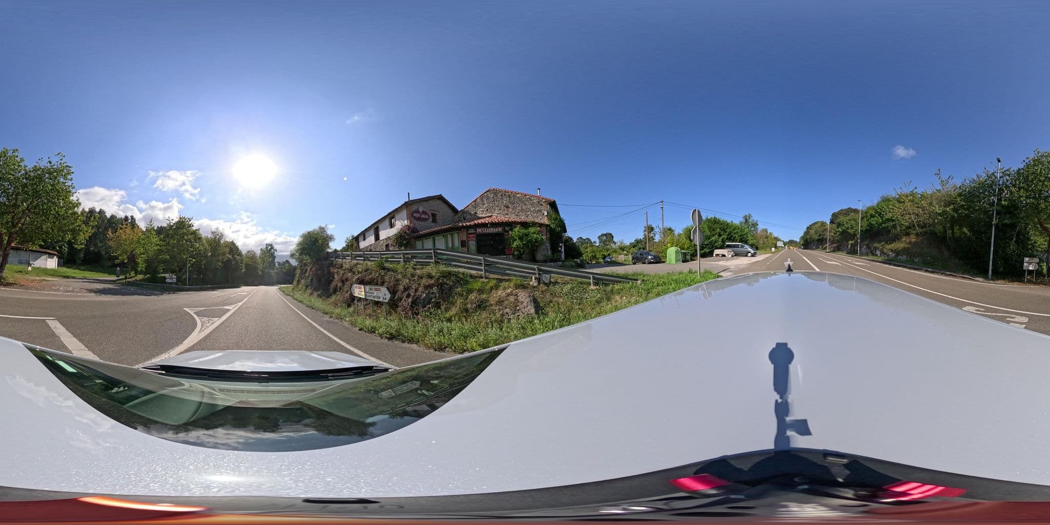 Street view near Vivienda Vacacional Hoyu l'agua, Llanes — © yannakis (CC BY-SA · Mapillary)