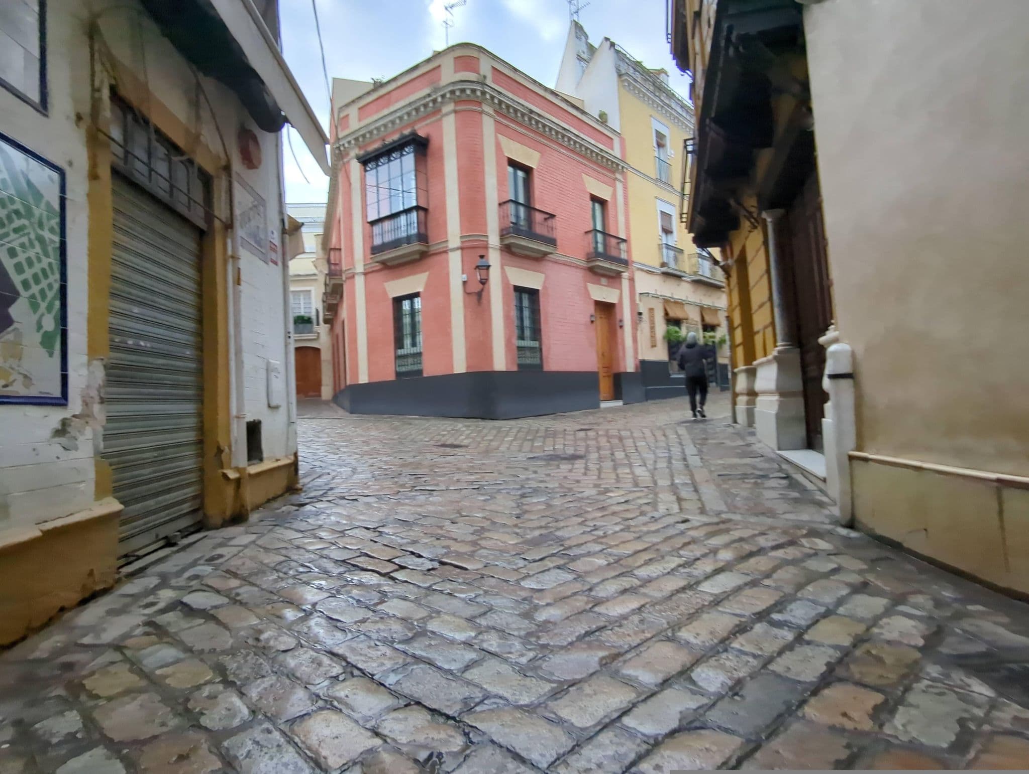 Street view near Hotel Palacio Alcázar, Sevilla