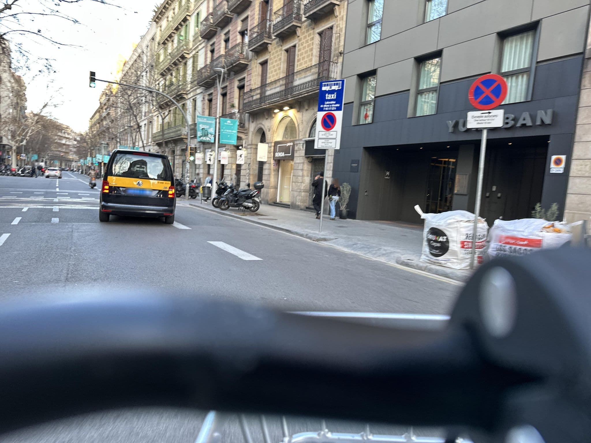 Street view near Yurban Hotel, Barri Gòtic — © RSTQ (CC BY-SA · Mapillary)