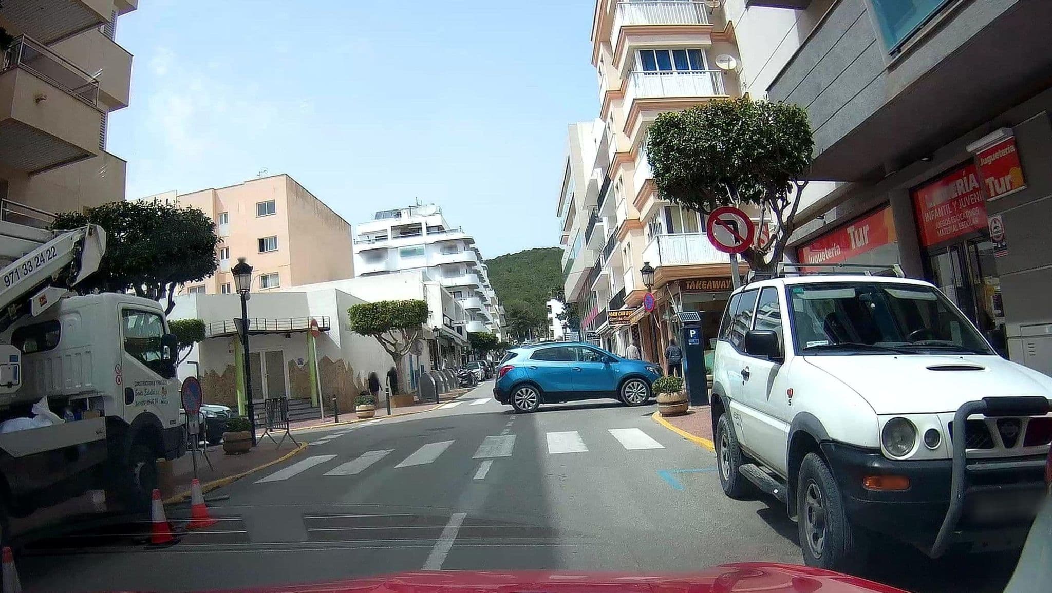 Street view near Duquesa, Santa Eulària des Riu — © micmin1972 (CC BY-SA · Mapillary)