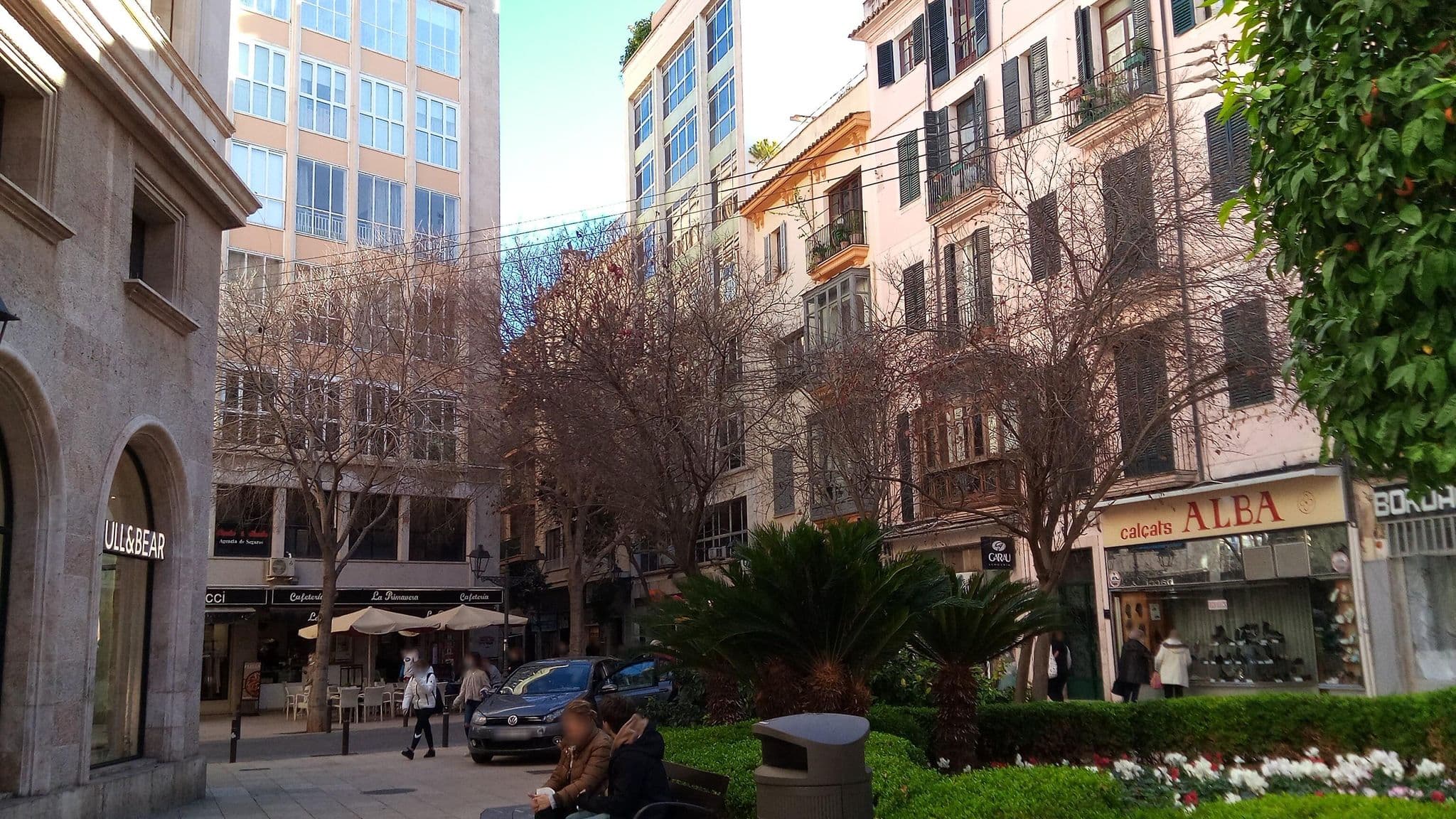Street view near Confraria Singular Suites, Palma — © dulliman (CC BY-SA · Mapillary)