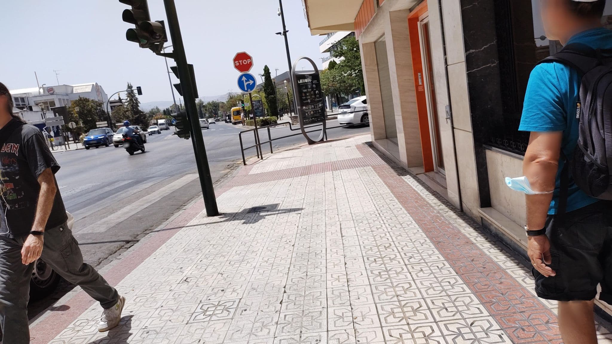 Street view near Cardenal Cisneros (residencia estudiantil religiosa), Granada
