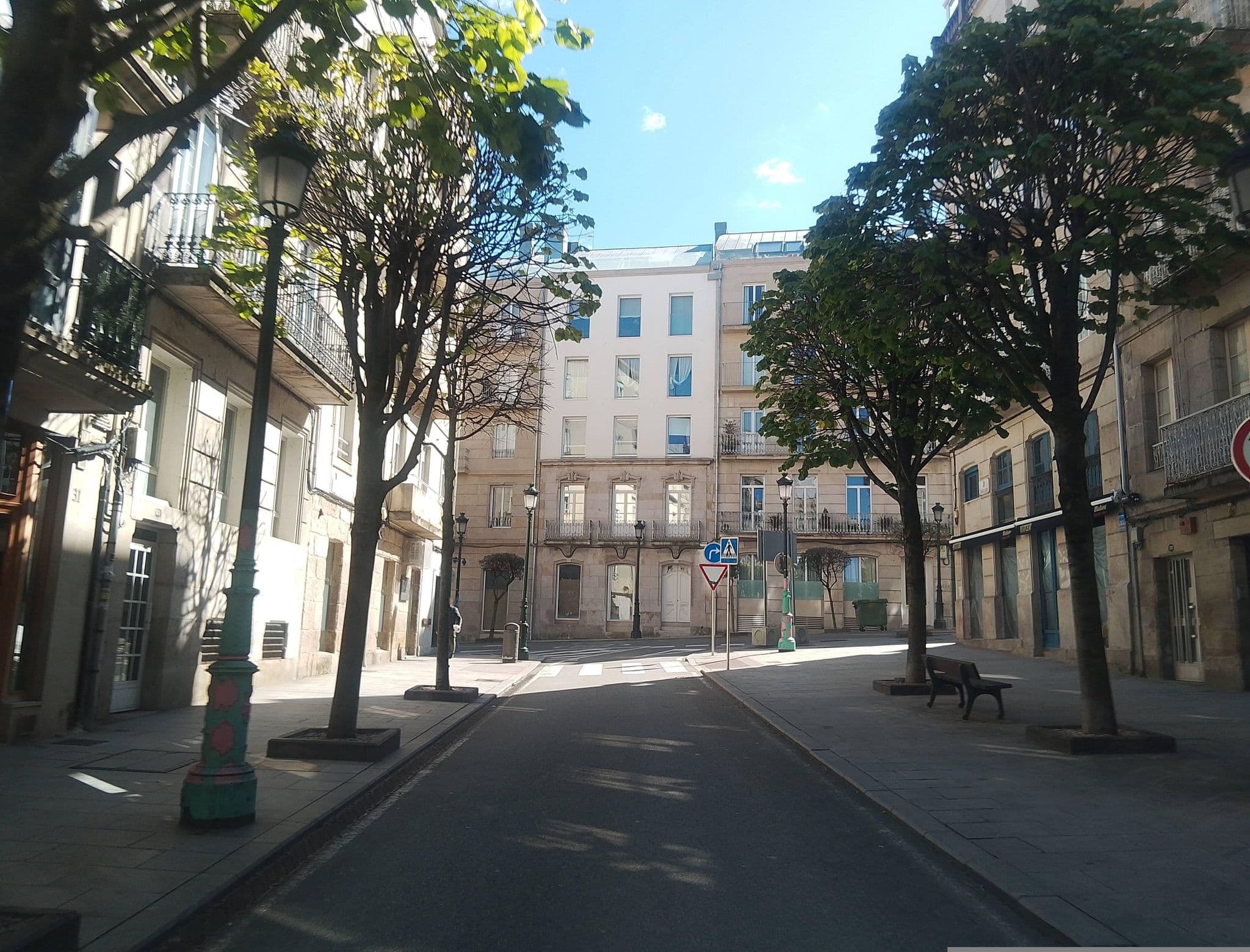 Street view near Hotel Junquera, Vigo — © EAPI (CC BY-SA · Mapillary)