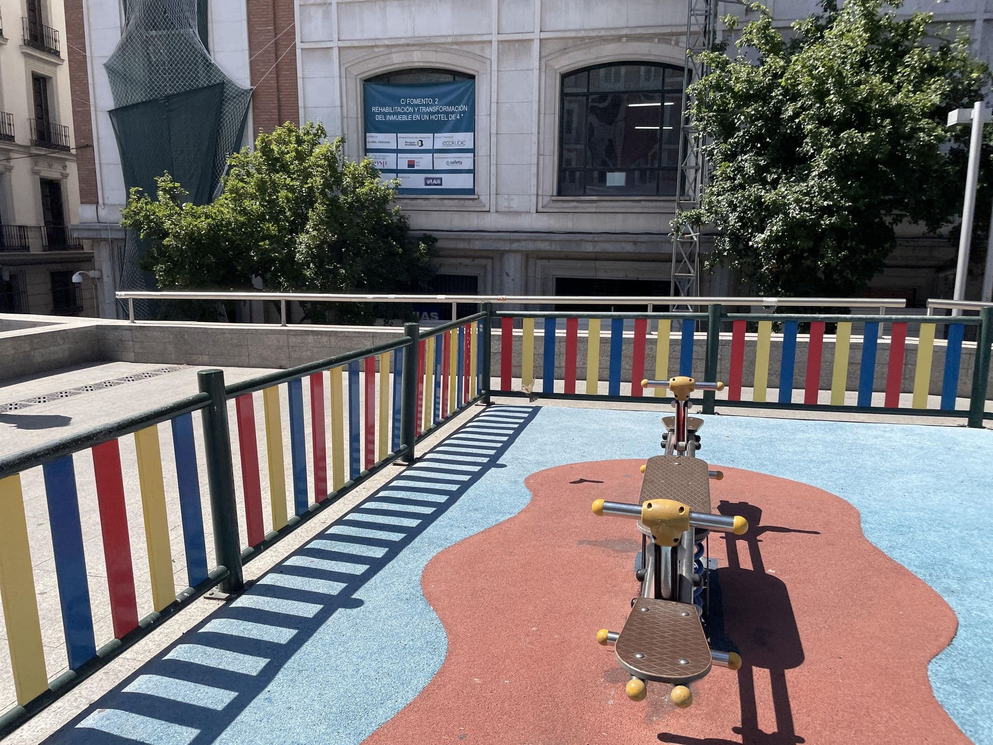 Street view near Urban Hive, Madrid Centro — © seraq (CC BY-SA · Mapillary)