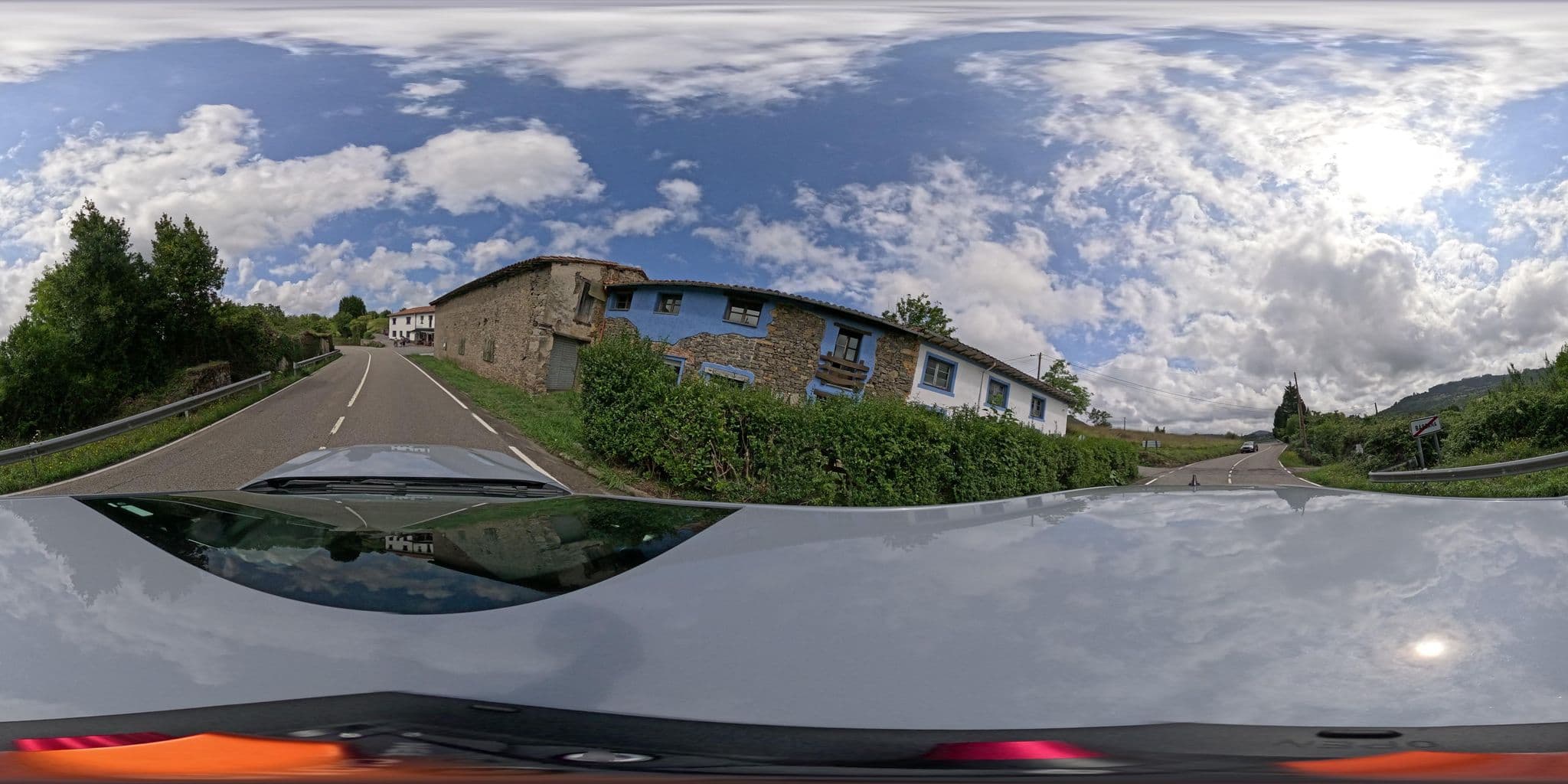 Street view near Albergue de peregrinos La Oveja Negra, Villaviciosa — © yannakis (CC BY-SA · Mapillary)