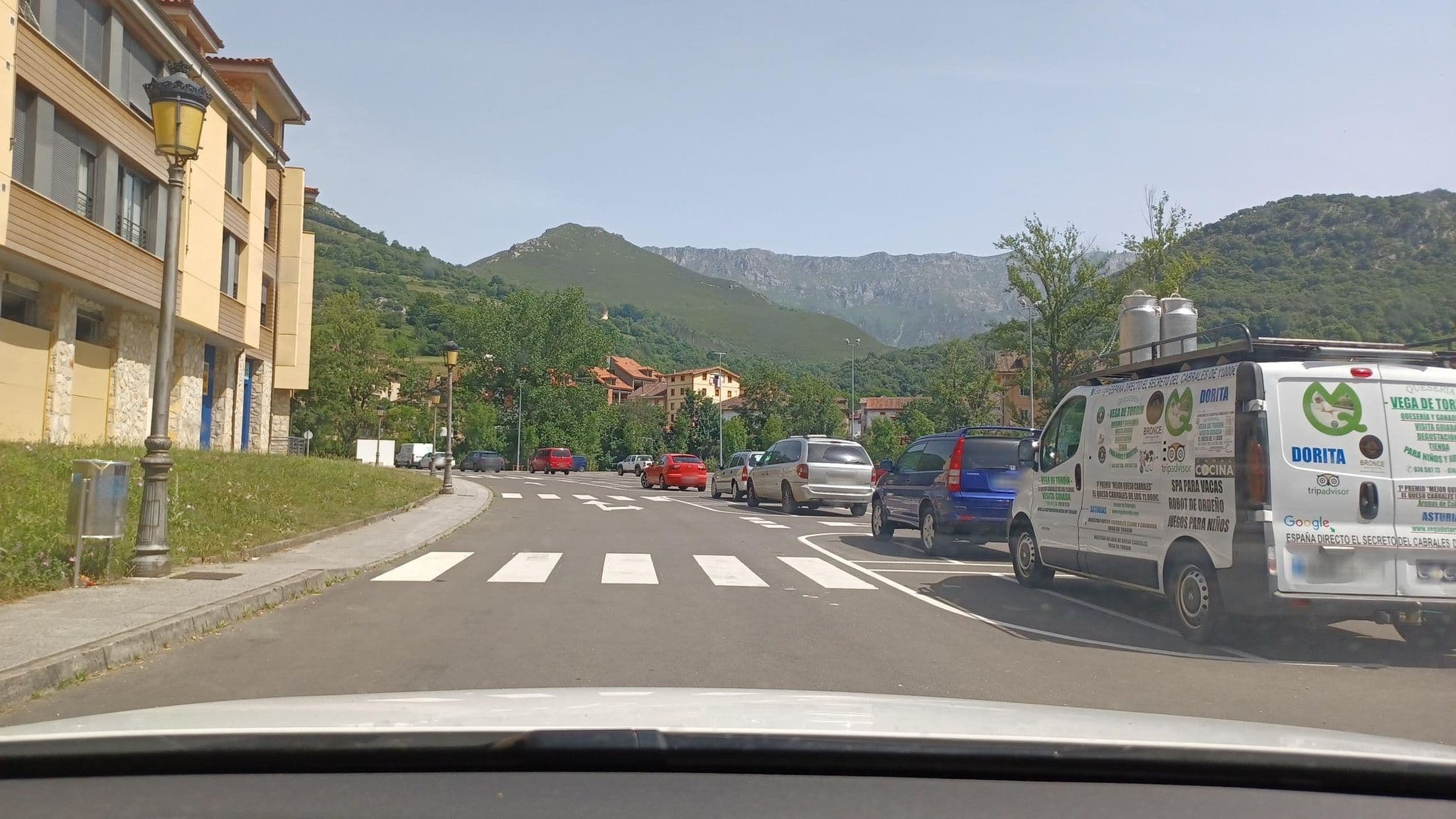 Street view near Aparcamiento de Autocaravanas, Carreña — © normanm (CC BY-SA · Mapillary)