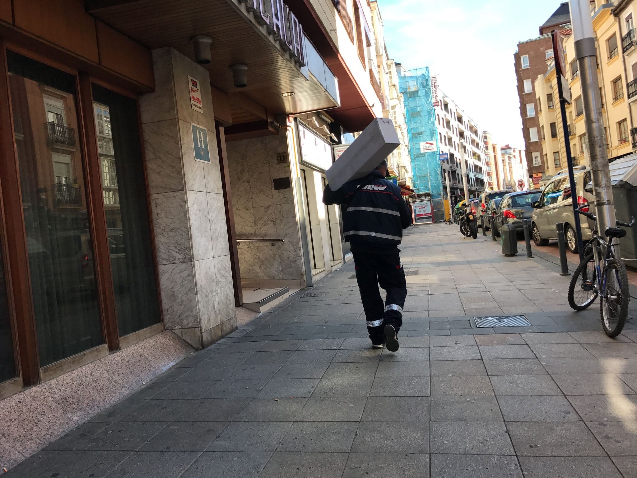 Street view near Vas Hotel, Gasteiz / Vitoria — © miguel_andrade (CC BY-SA · Mapillary)