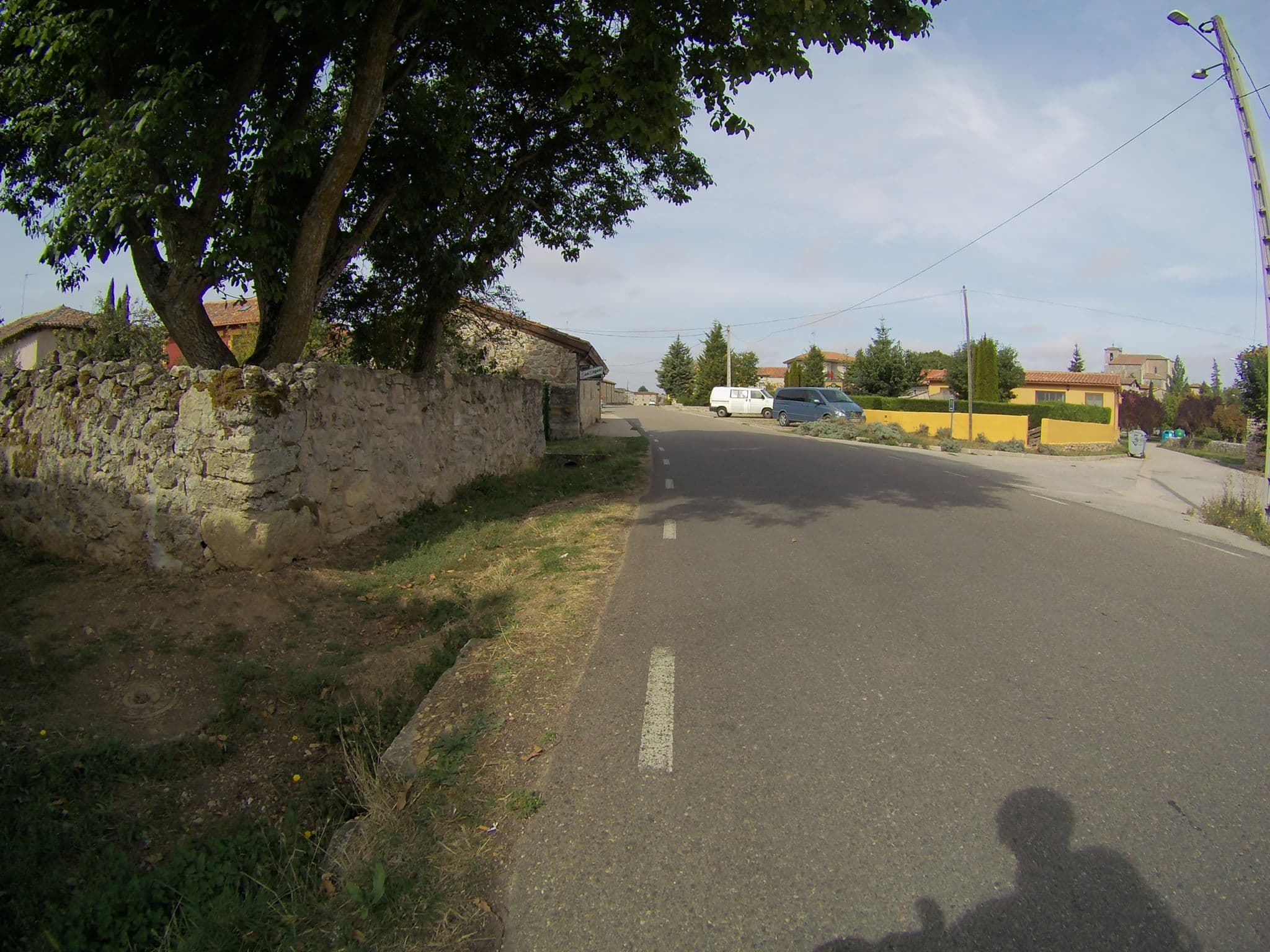 Street view near Albergue El Peregrino, Ibeas de Juarros — © camperxr (CC BY-SA · Mapillary)