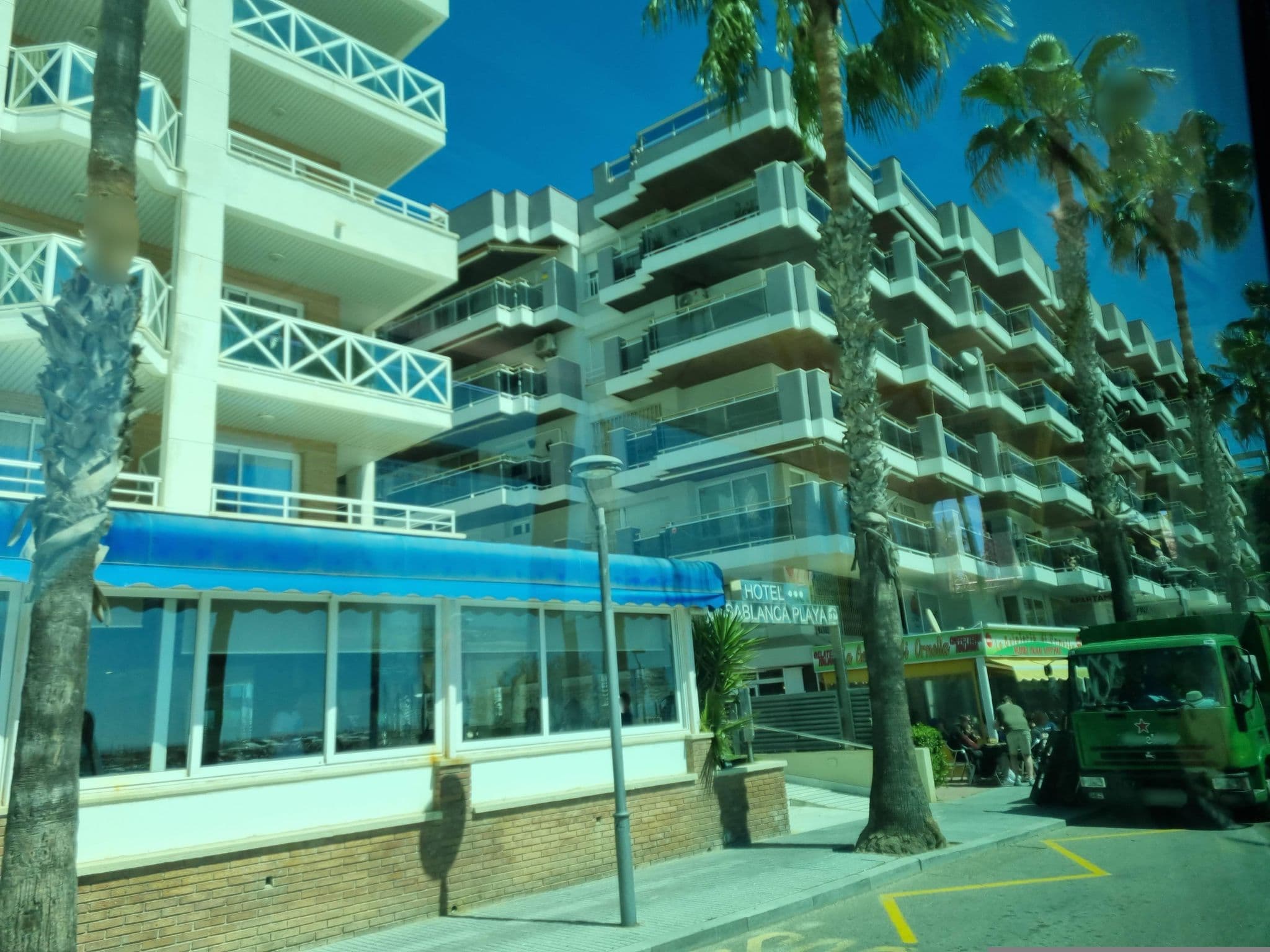 Street view near Hotel Casablanca Playa, Salou — © Franciscovalera (CC BY-SA · Mapillary)