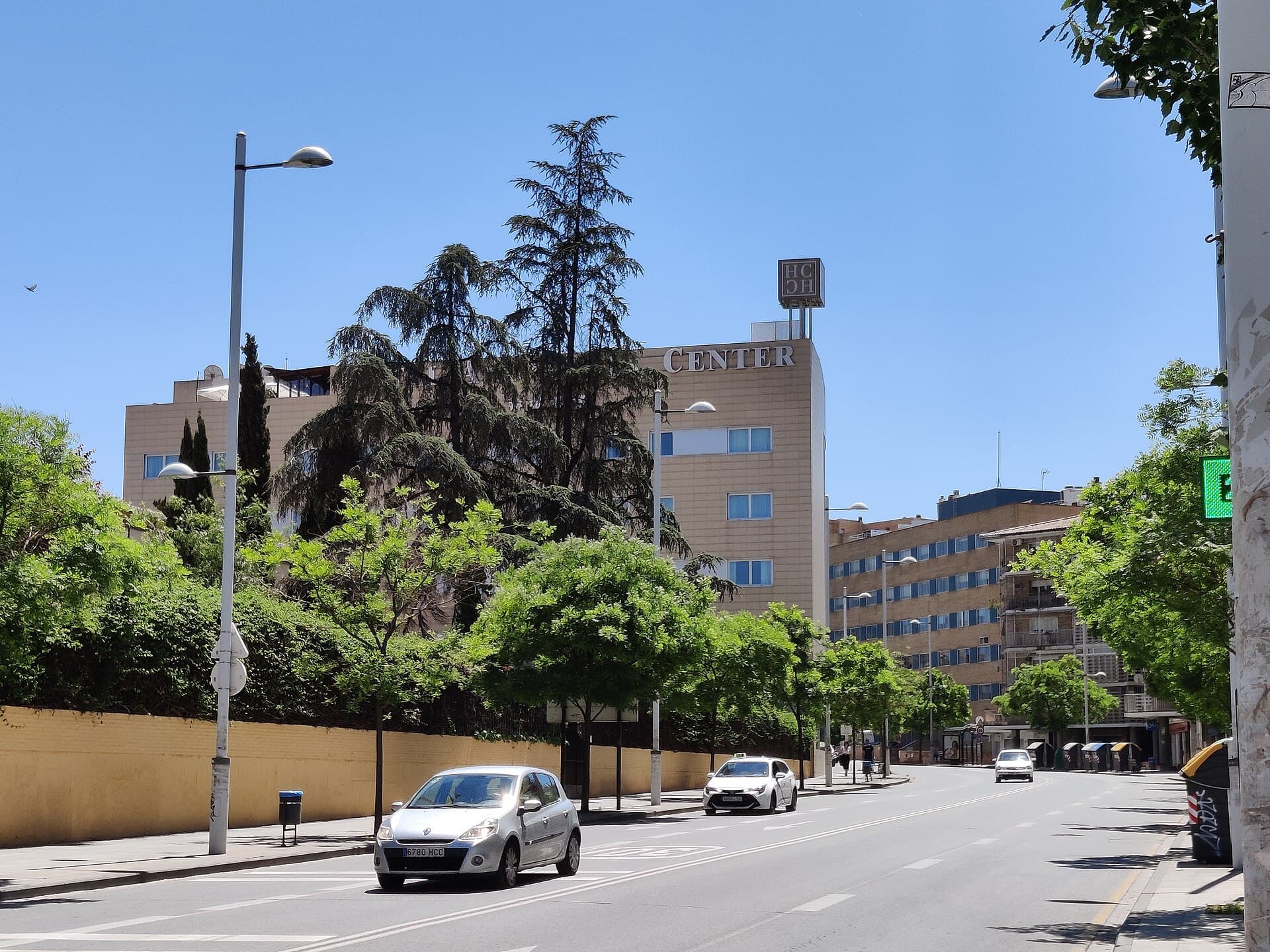 Hotel Andalucía Center (via Wikimedia Commons, CC BY-SA 4.0)