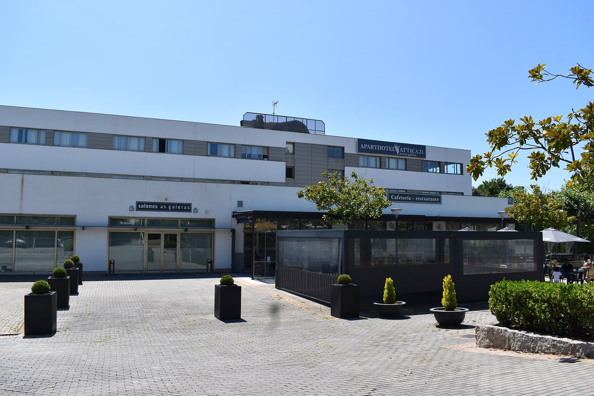 Apartahotel Attica21 As Galeras (via Wikimedia Commons, CC BY-SA 4.0)