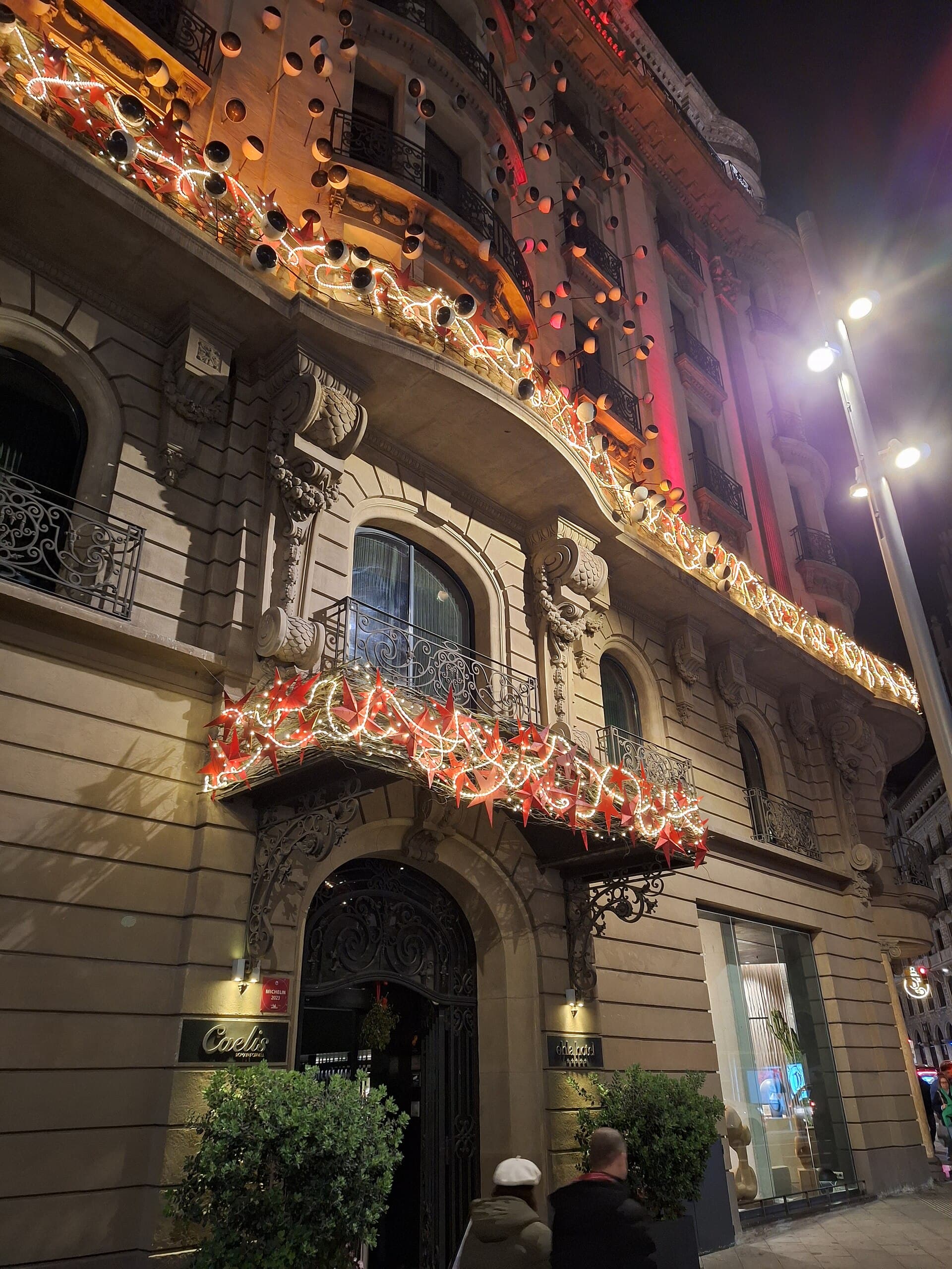 Ohla Barcelona (via Wikimedia Commons, CC BY-SA 3.0)