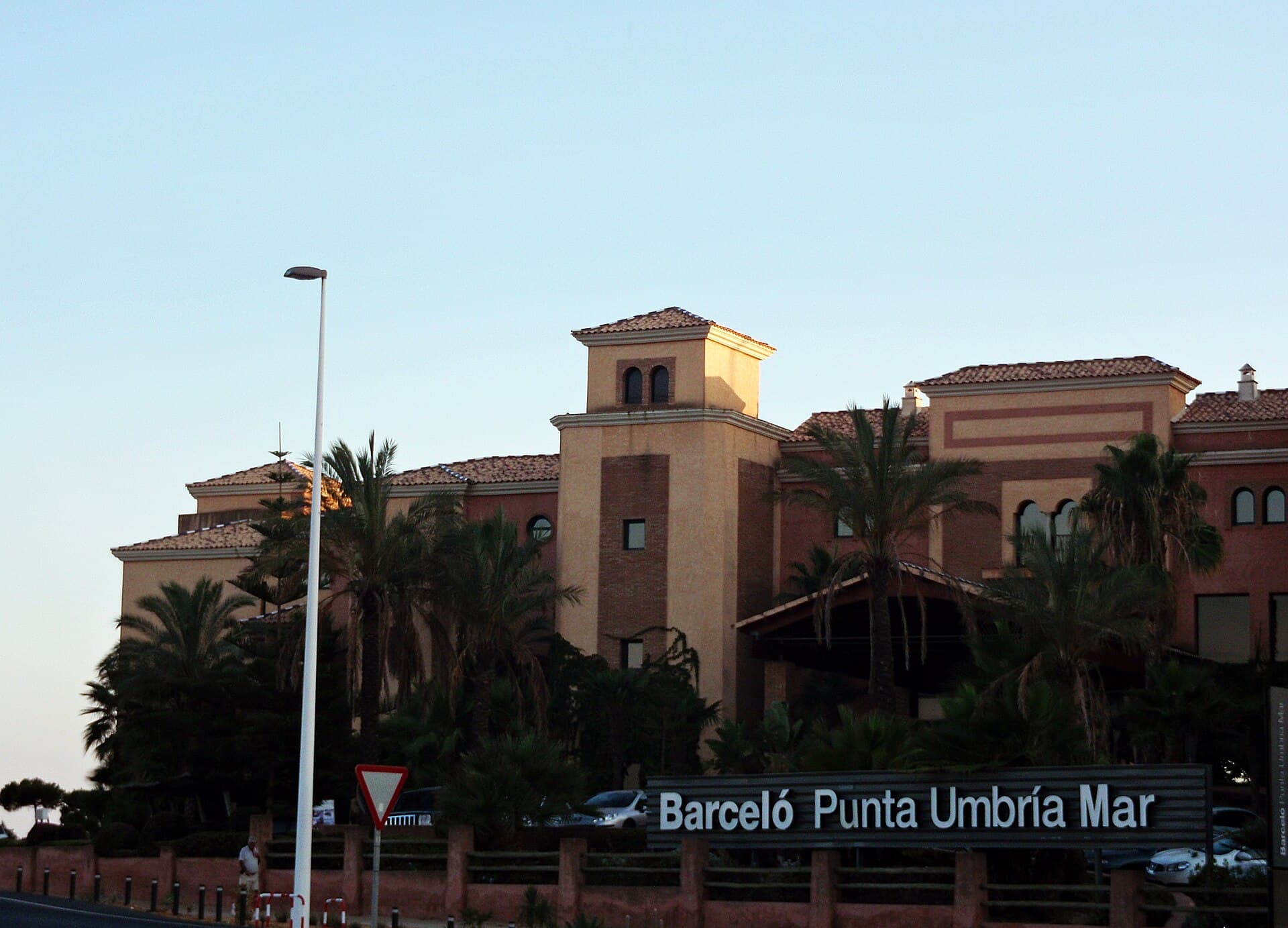 Barceló Punta Umbría Mar (via Wikimedia Commons, CC BY 2.0)