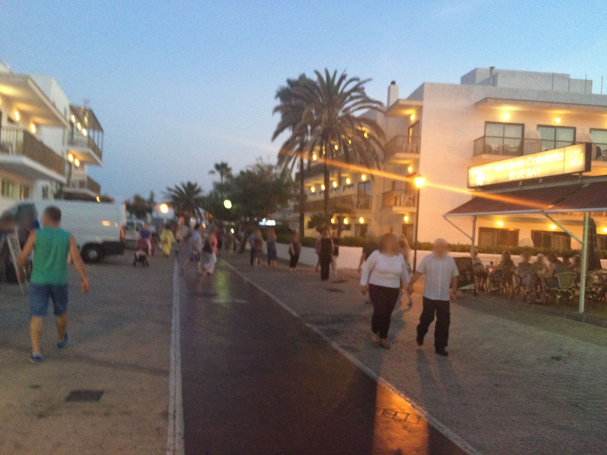 Street view near Atolón, Cala Millor