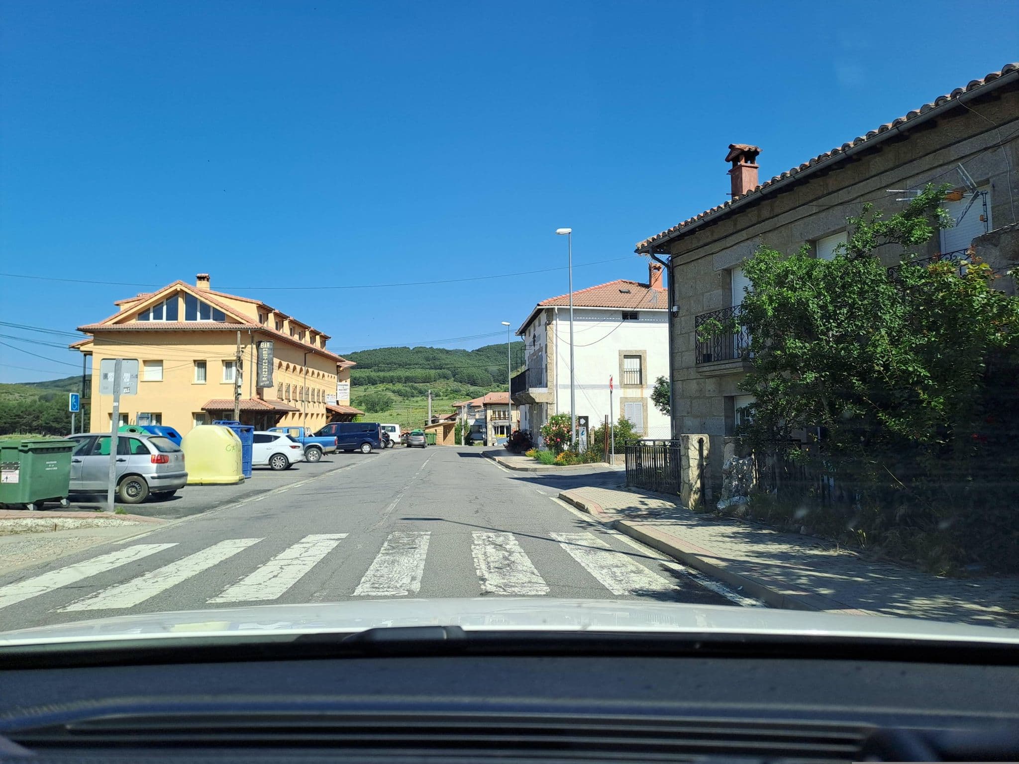 Street view near Hostal JJ, Mombeltrán — © normanm (CC BY-SA · Mapillary)