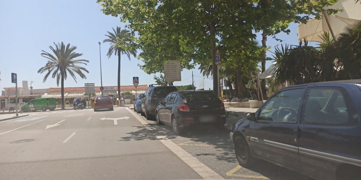 Street view near Mediterráneo Sitges Hotel & Apartments, Sitges — © yopaseopor (CC BY-SA · Mapillary)