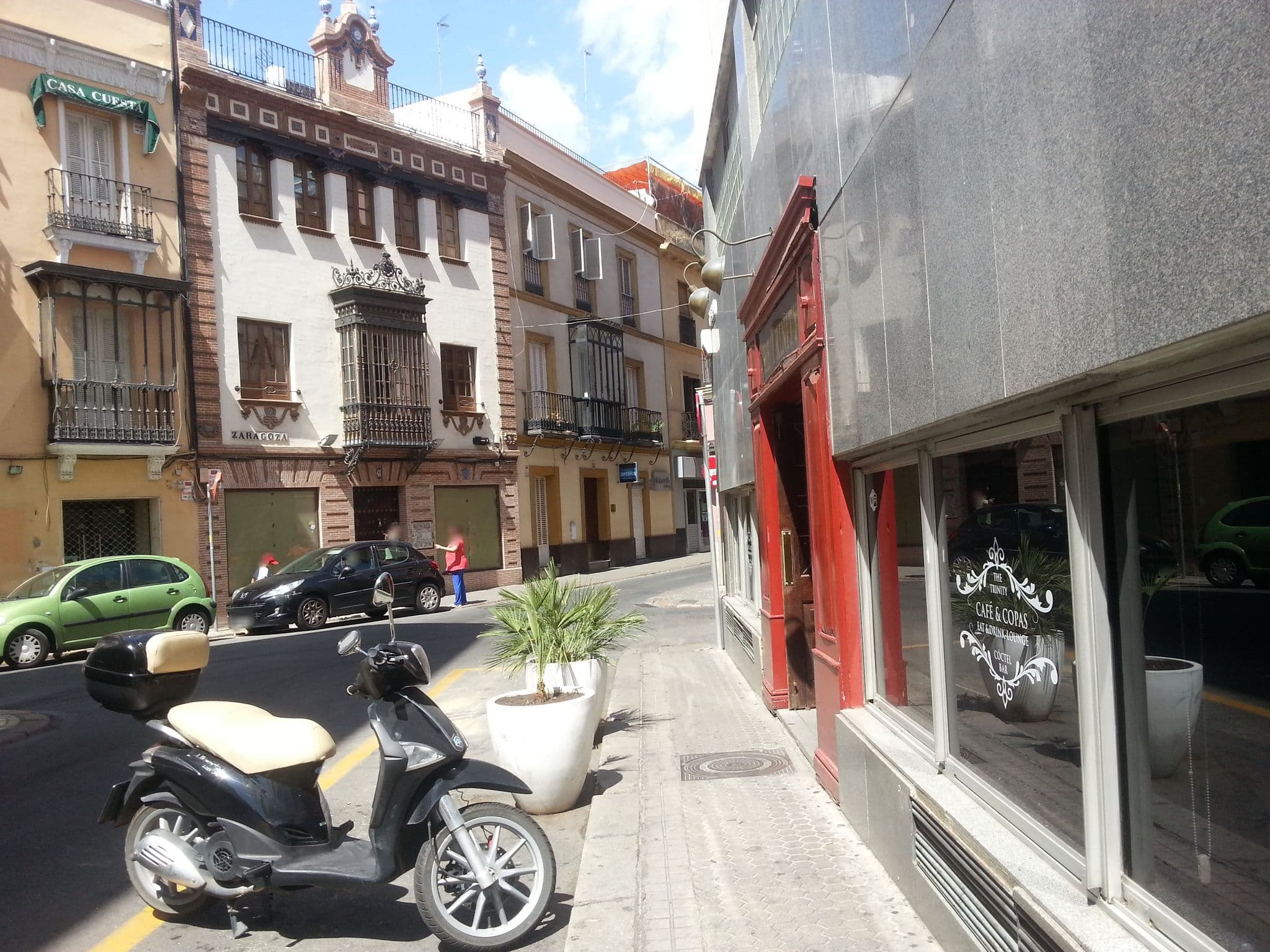 Street view near Hotel Inglaterra, Sevilla