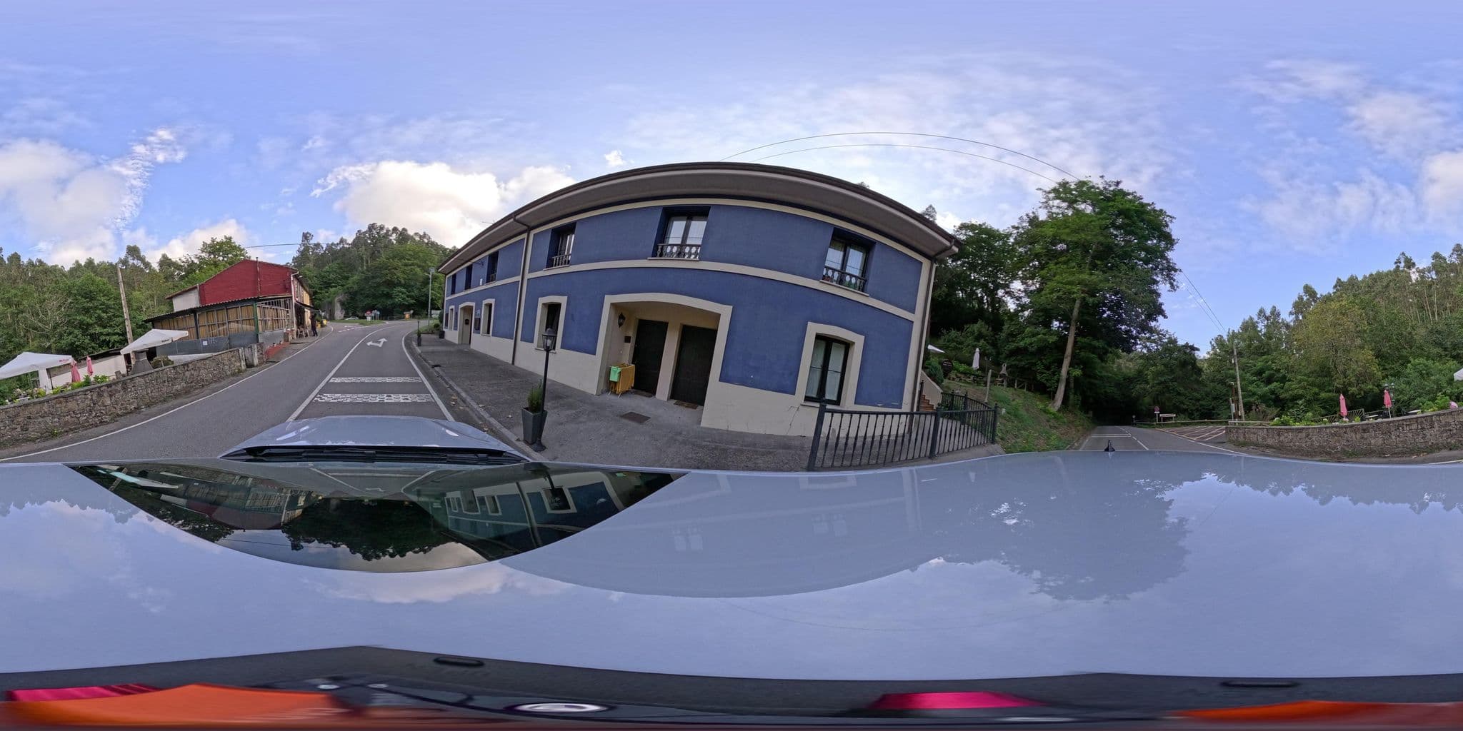 Street view near Apartamentos Rurales Les Mestes, Villaviciosa — © yannakis (CC BY-SA · Mapillary)
