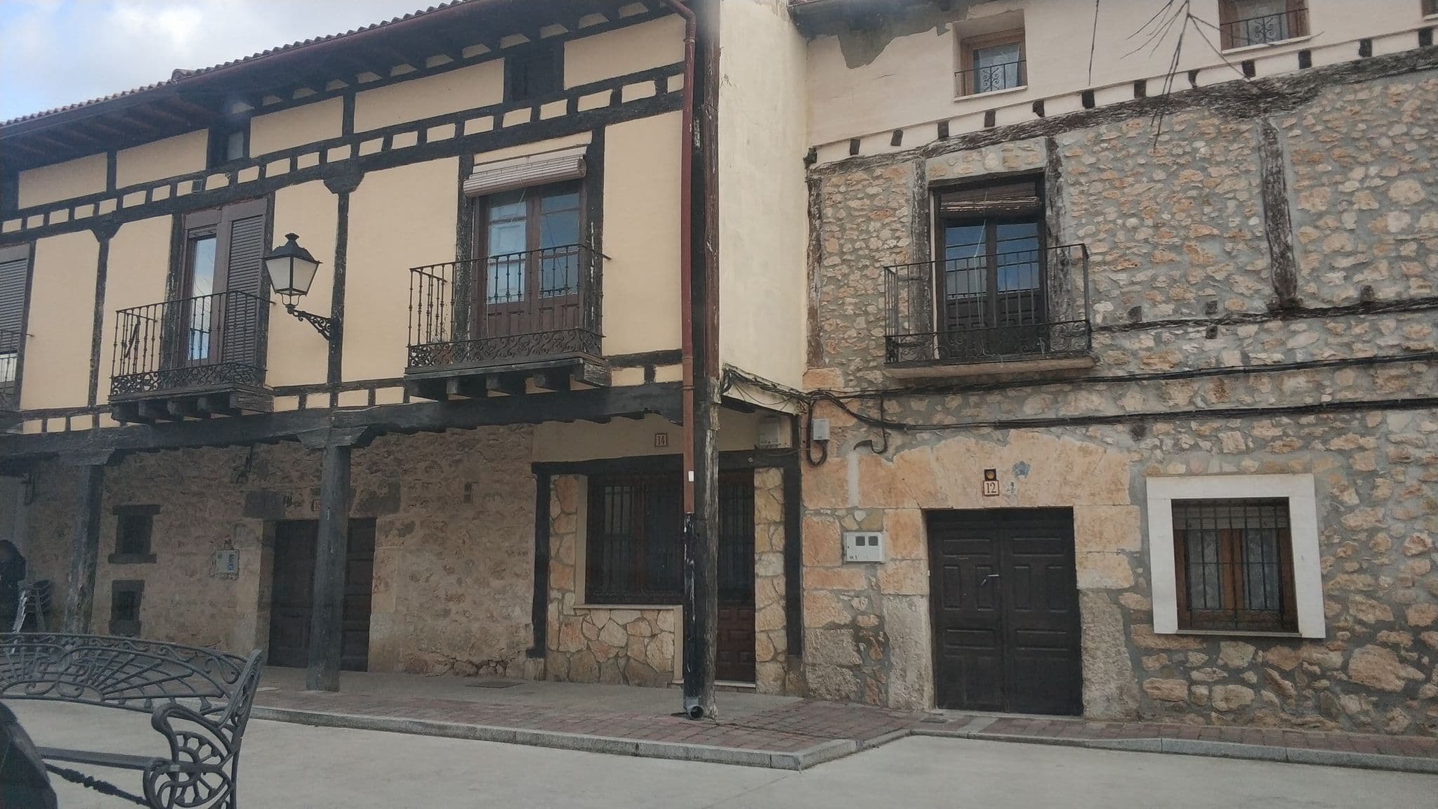 Street view near Alojamientos Palacete, Aranda de Duero — © sanchi (CC BY-SA · Mapillary)