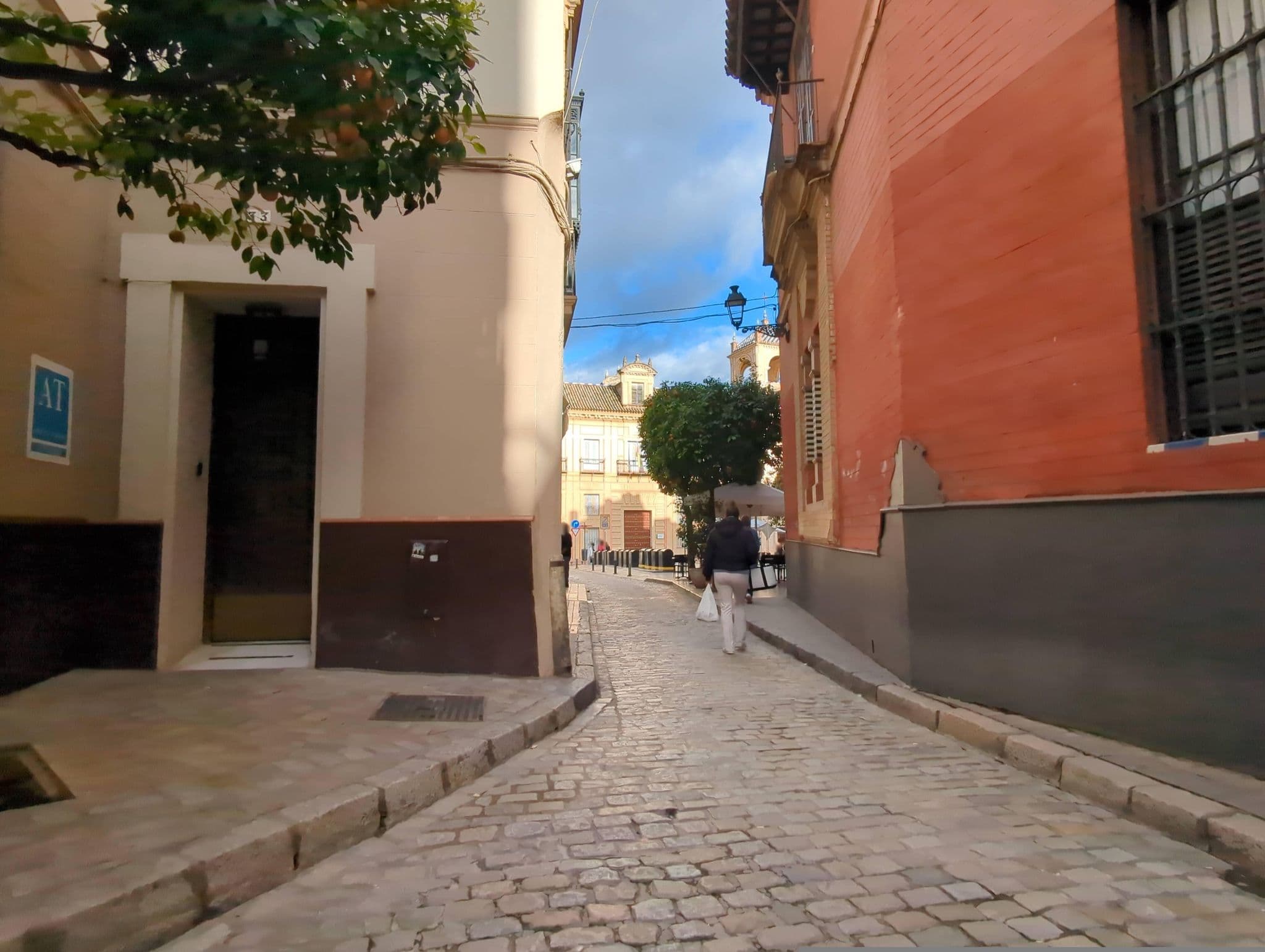 Street view near Hotel Rey Alfonso X, Sevilla