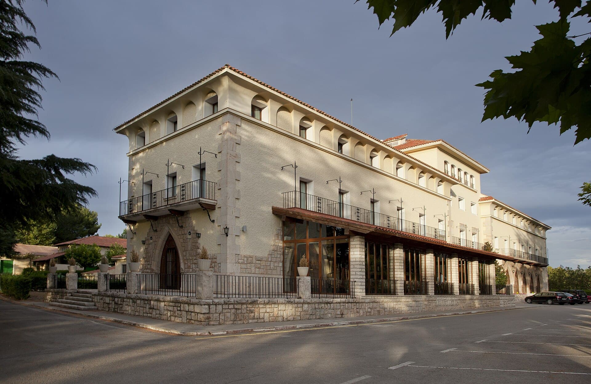 Parador Nacional de Teruel (via Wikimedia Commons, CC BY-SA 4.0)