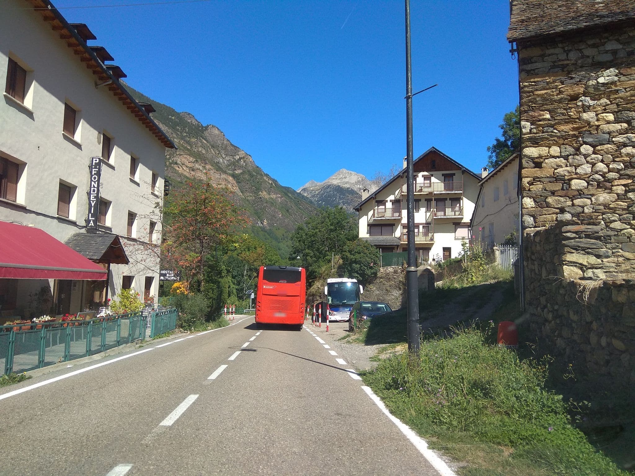 Street view near Pensió Fontdevila, el Pont de Suert — © familiapicarol (CC BY-SA · Mapillary)