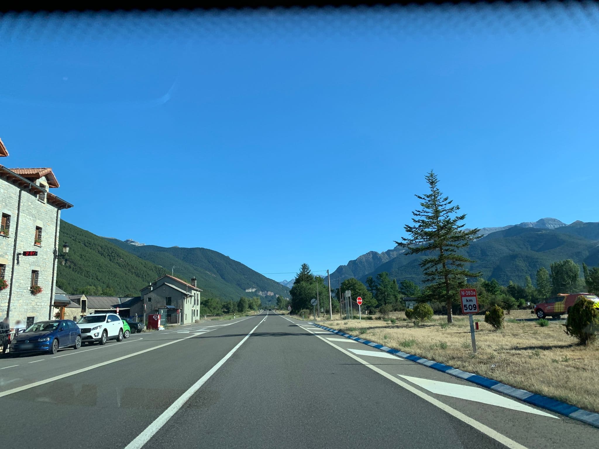 Street view near Apart Hotel Casa Puértolas, Sabiñánigo — © robot8a (CC BY-SA · Mapillary)