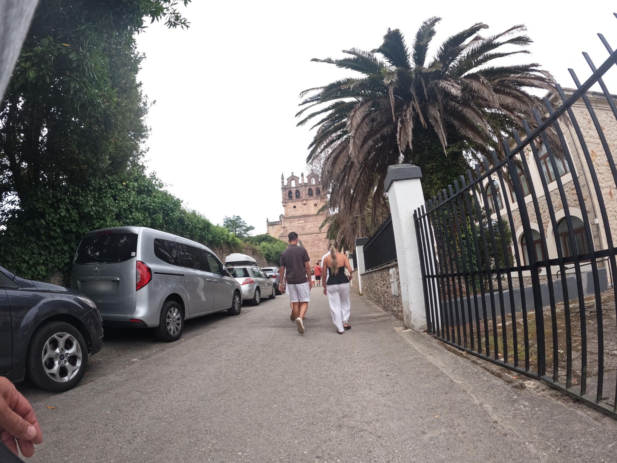 Street view near Nómada Hostel, San Vicente de la Barquera — © vinisa (CC BY-SA · Mapillary)