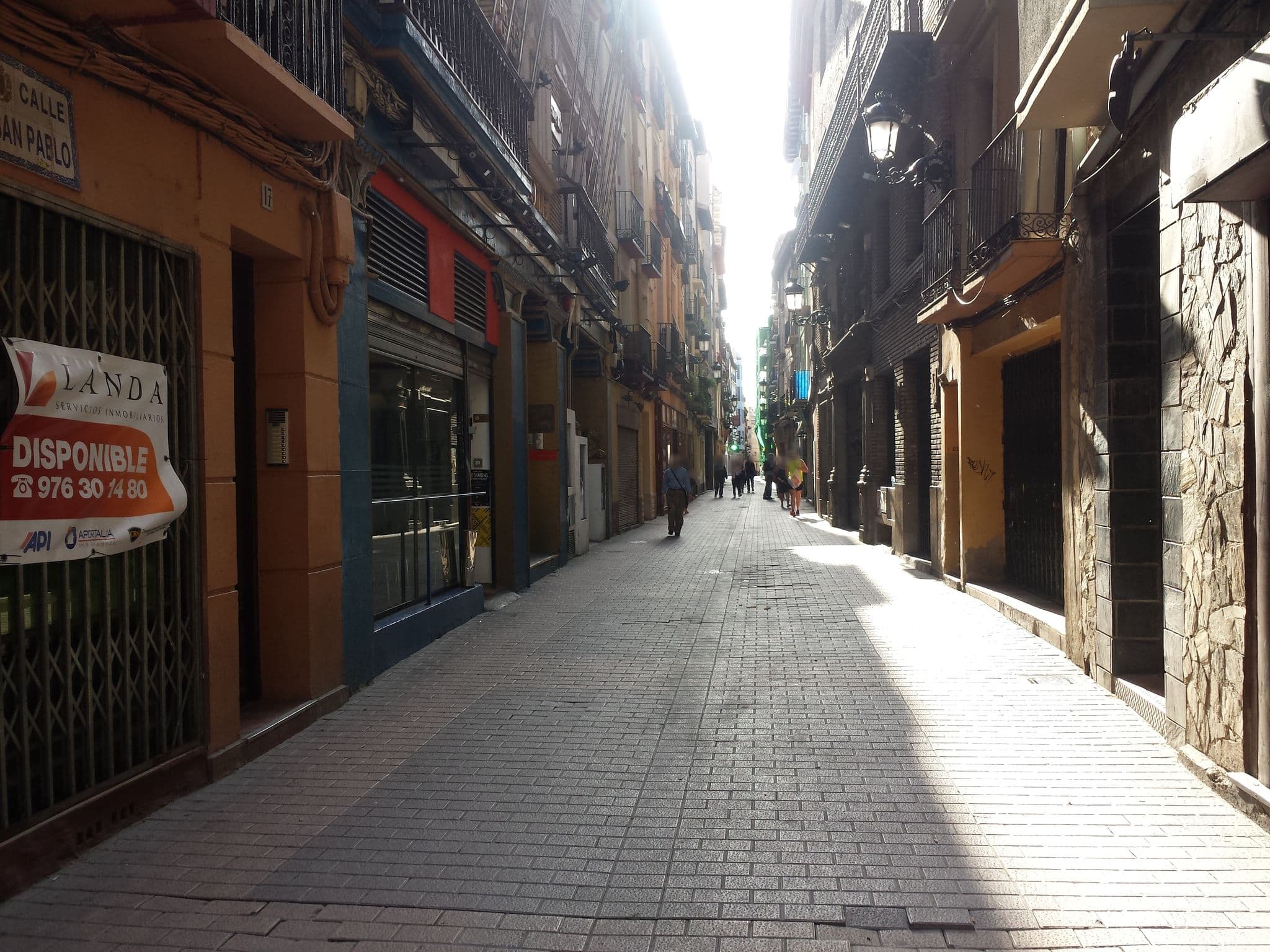 Street view near Hotel Paris Centro, Zaragoza — © robot8a (CC BY-SA · Mapillary)