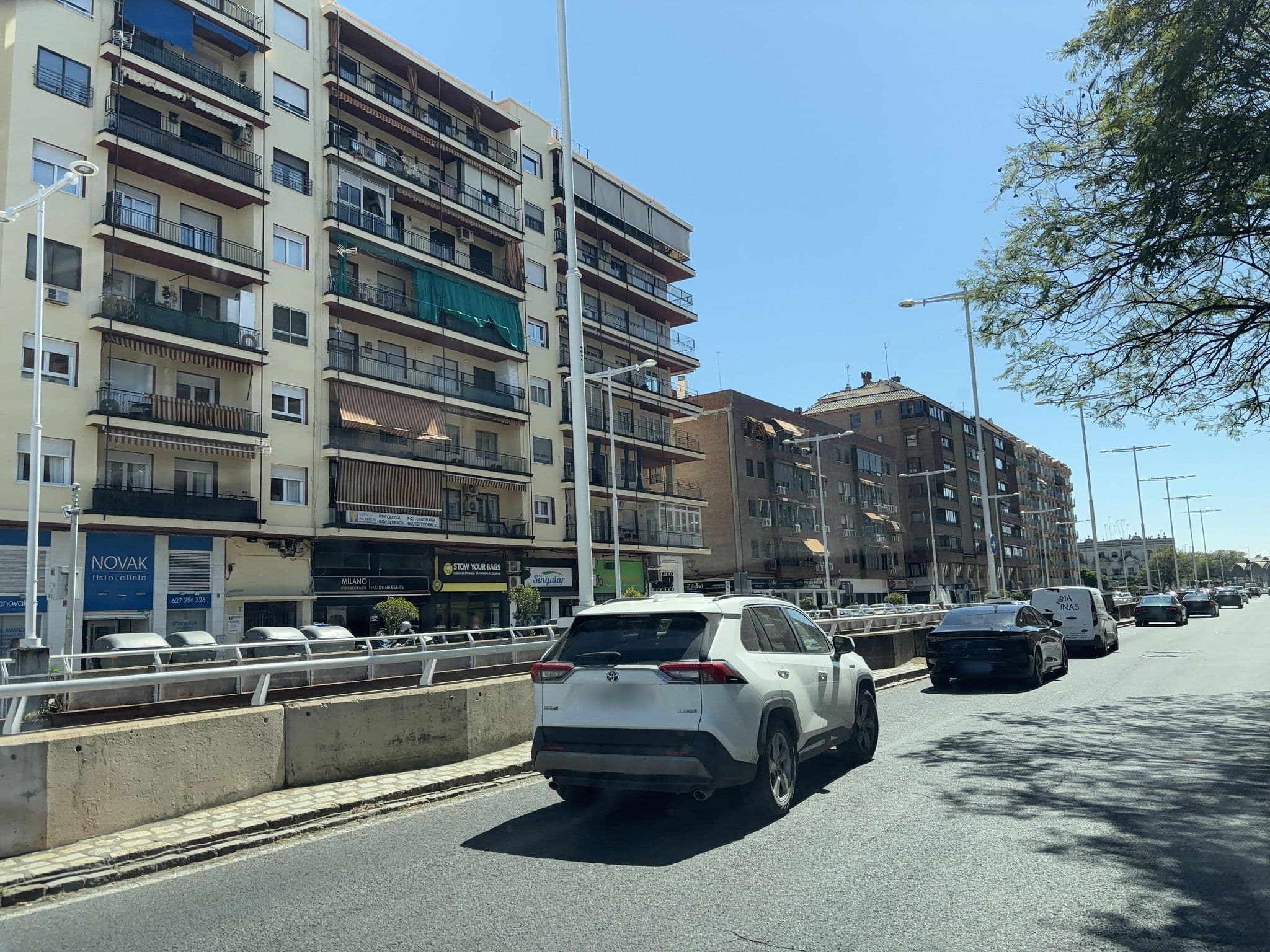Street view near Petit Palace Vargas, Sevilla