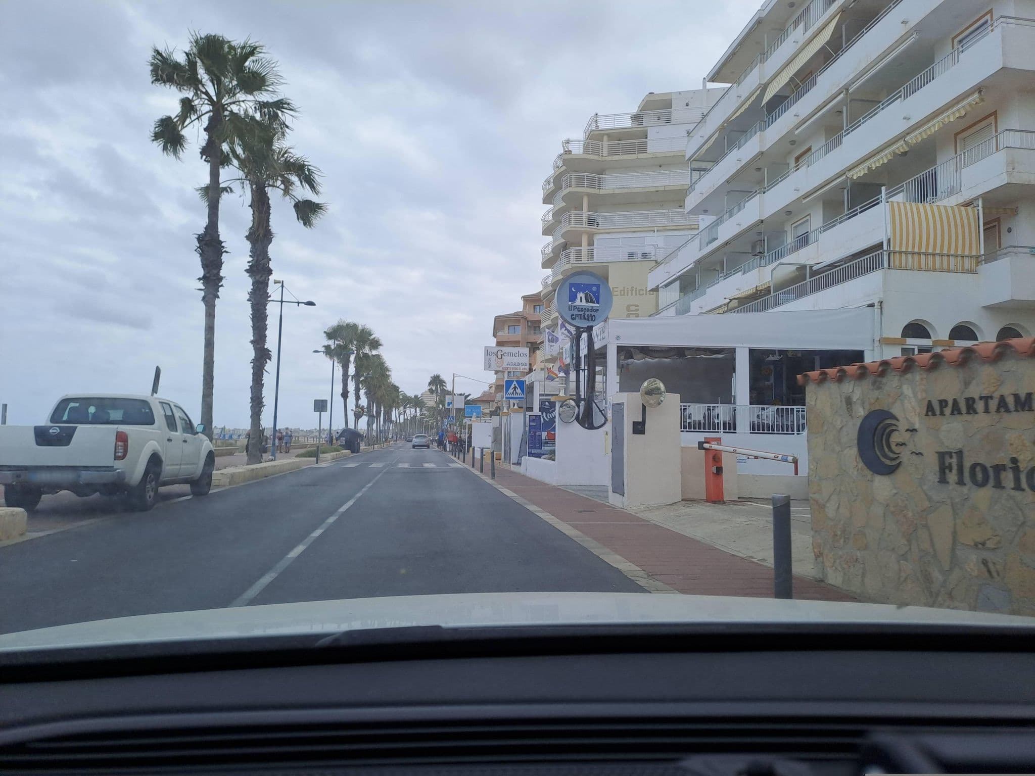Street view near Apartamentos Florida II, Peníscola — © normanm (CC BY-SA · Mapillary)