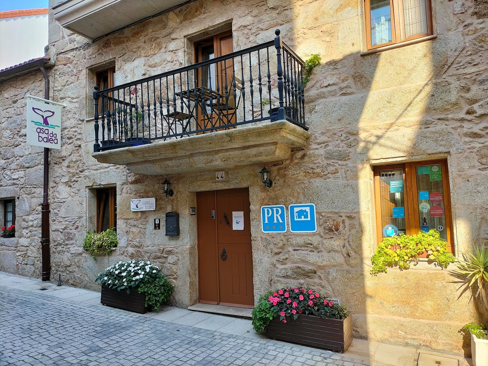 Casa da Balea (via Wikimedia Commons, CC BY-SA 3.0)