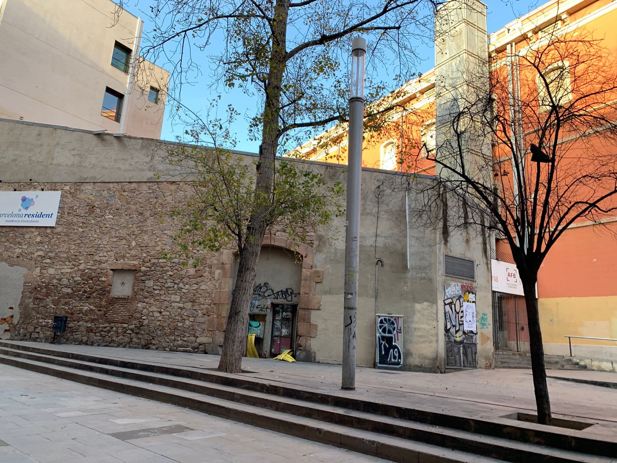 Street view near Residència d'estudiants, Sant Pere, Santa Caterina i La Ribera — © egorka (CC BY-SA · Mapillary)