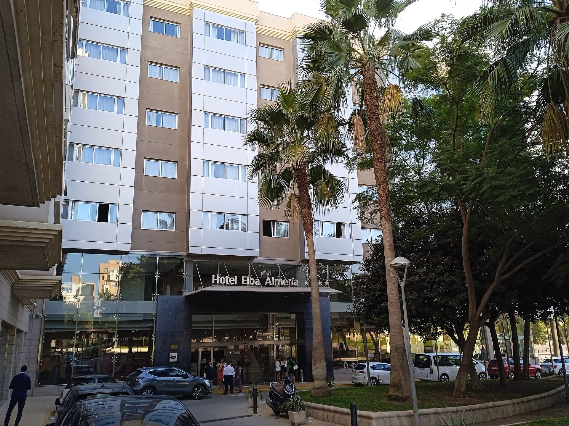 Elba Almería Business & Convention Hotel (via Wikimedia Commons, CC BY-SA 4.0)