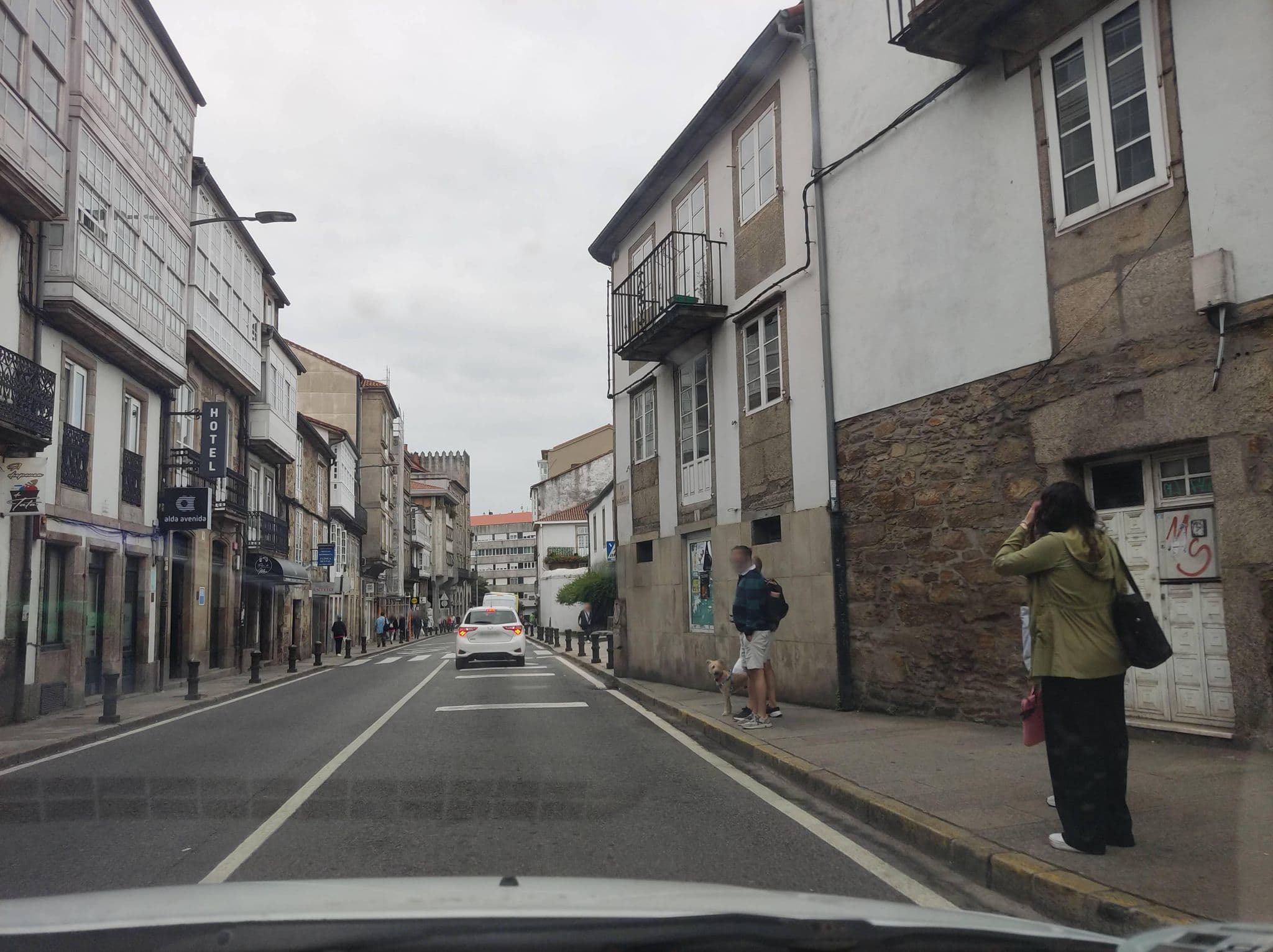 Street view near Hospedaje Sofía, Santiago de Compostela
