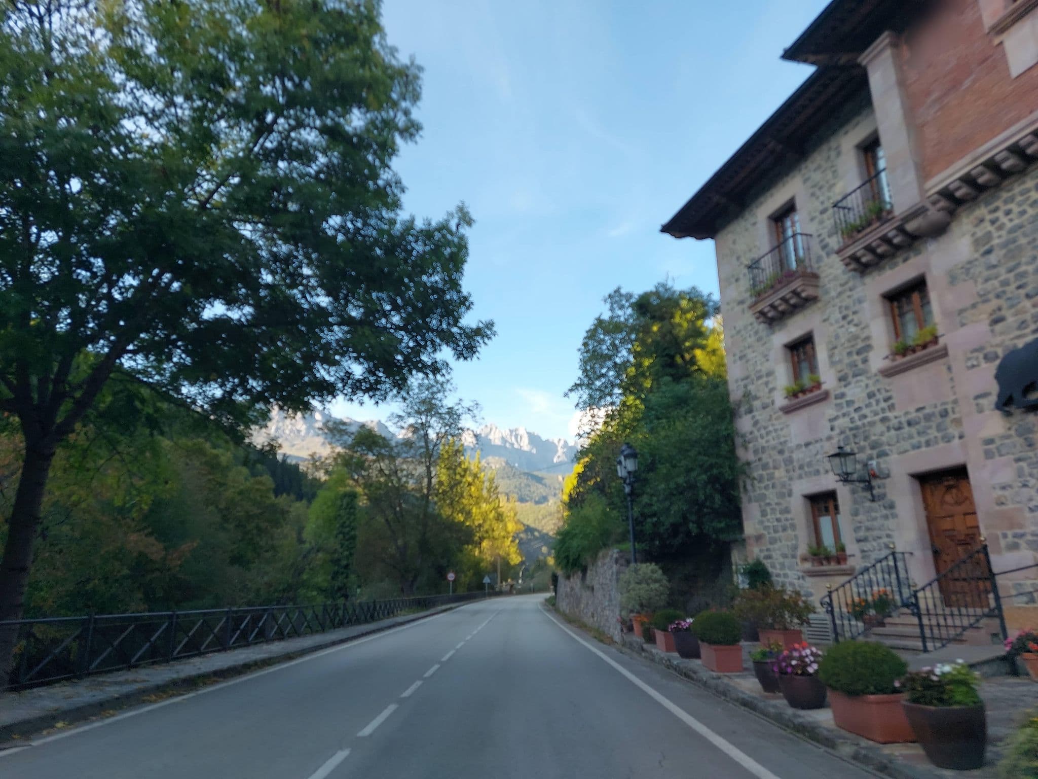 Street view near Hotel del Oso, Potes — © 5rmft (CC BY-SA · Mapillary)