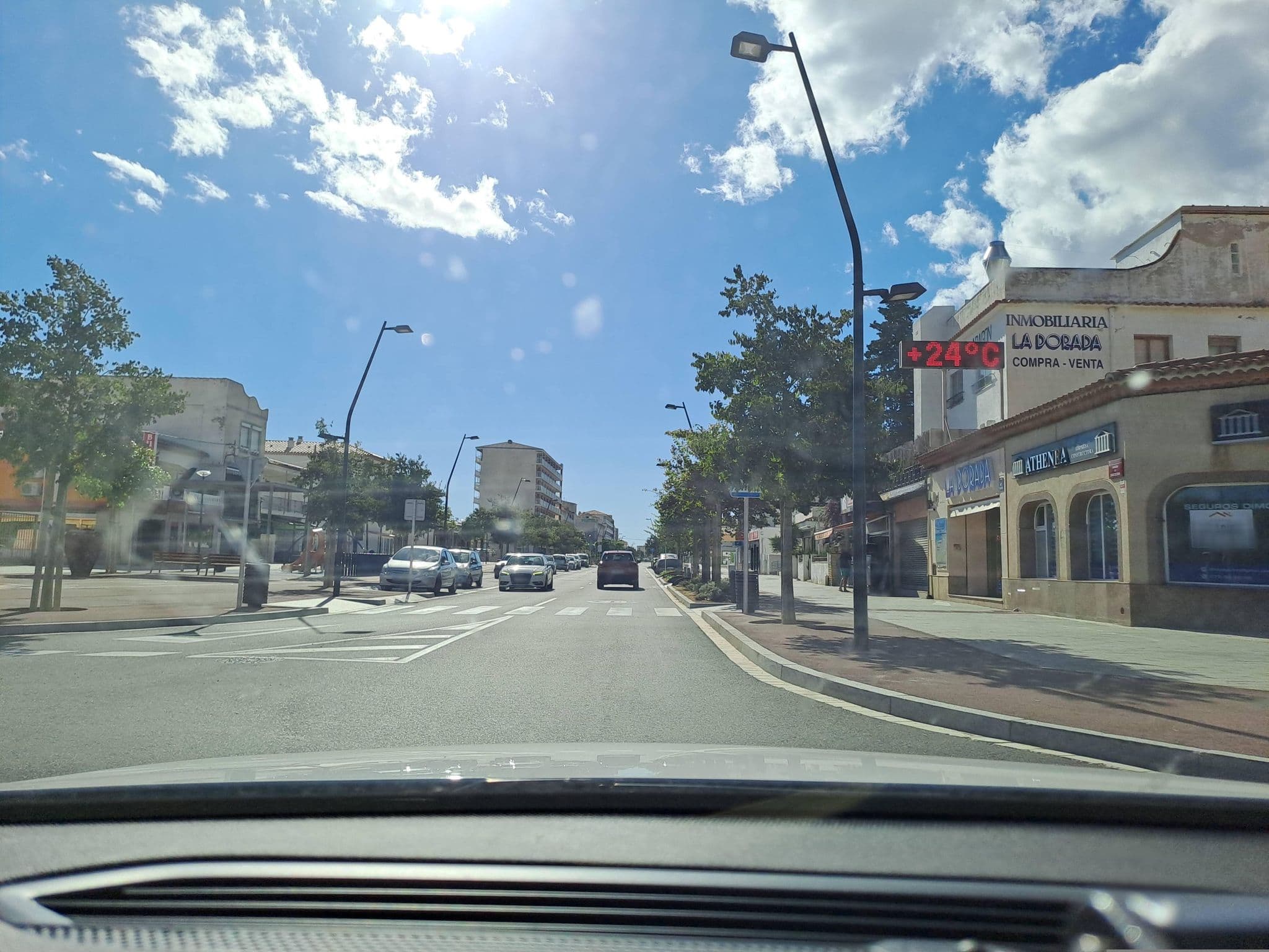 Street view near Hostal Oasis, Mont-roig del Camp — © normanm (CC BY-SA · Mapillary)
