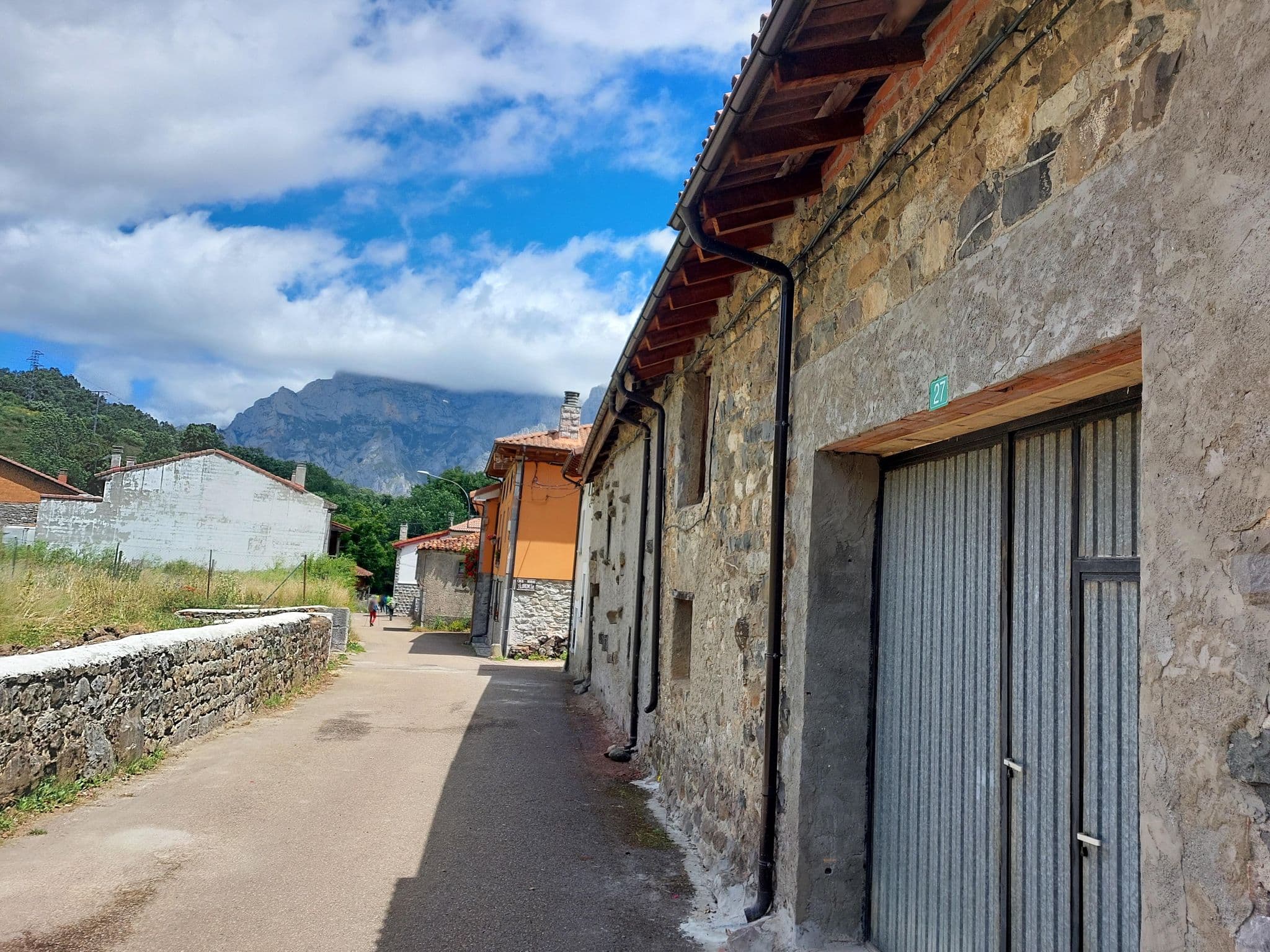 Street view near Casa Rural Florencia, Carreña