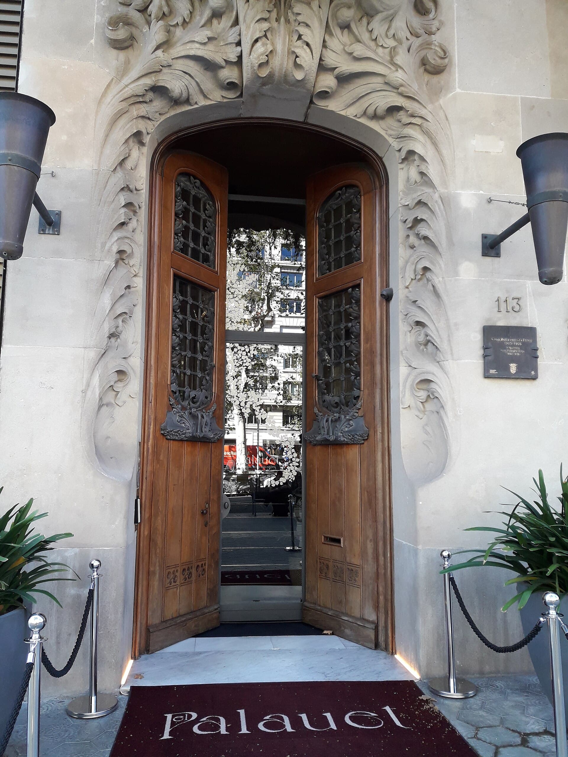 El Palauet Barcelona (via Wikimedia Commons, CC BY-SA 3.0)