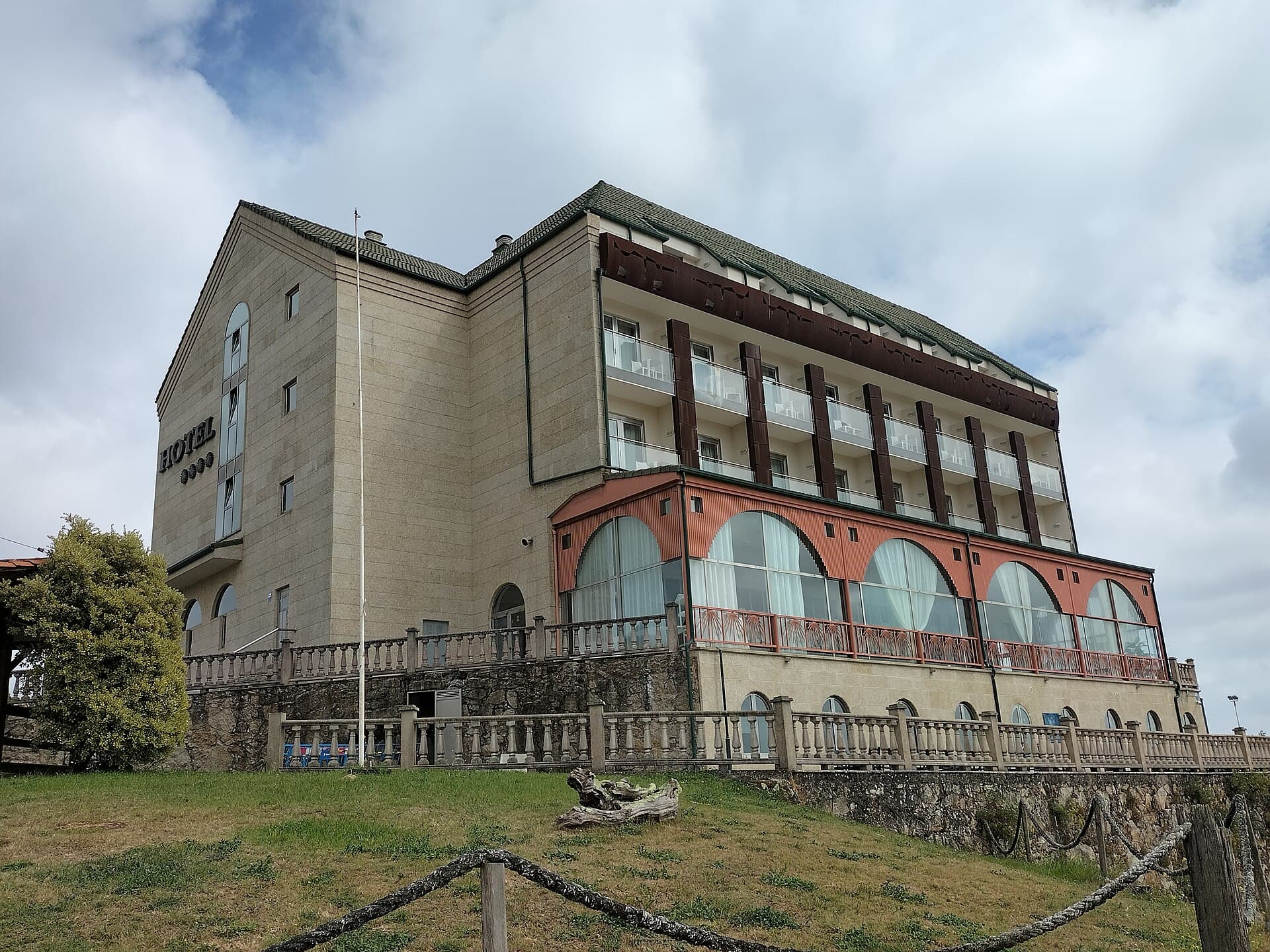 Hotel Norat Palmeira Playa (via Wikimedia Commons, CC BY-SA 3.0)