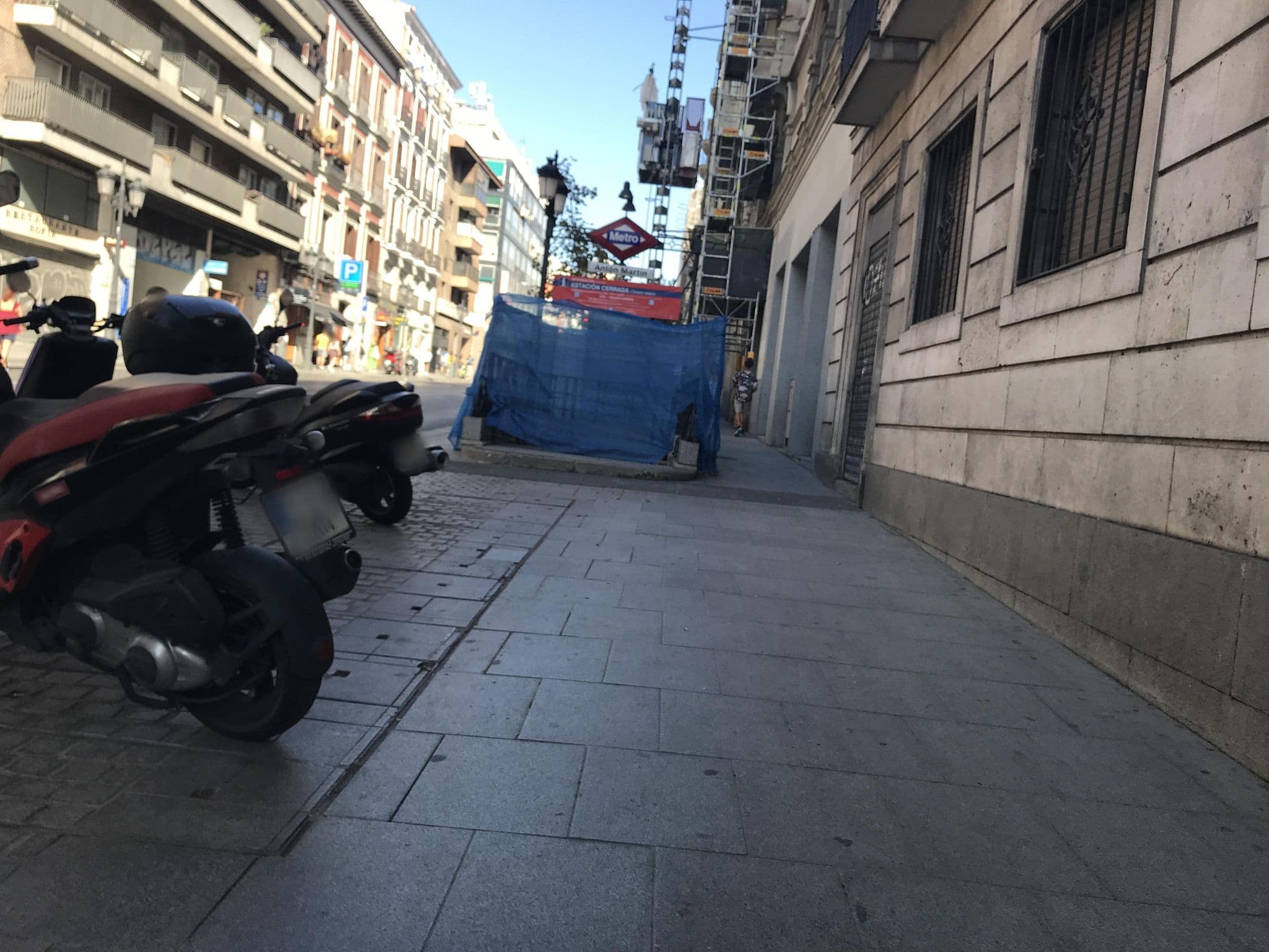 Street view near Atocha by Meliá, Las Cortes — © miguel_andrade (CC BY-SA · Mapillary)