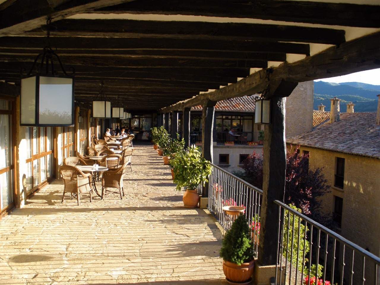 Parador Nacional de Sos del Rey Católico (via Wikimedia Commons, CC0)