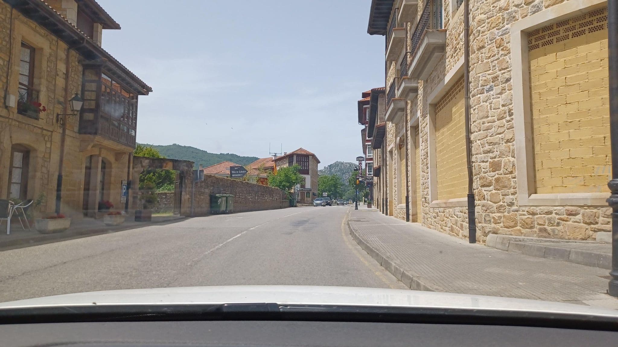 Street view near Monte Caoru, Carreña
