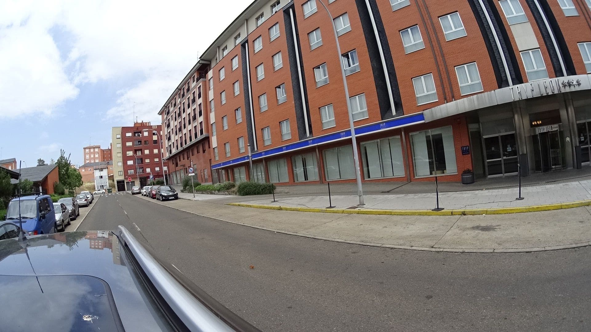 Street view near Hotel Zentral León, León — © acerrillo (CC BY-SA · Mapillary)