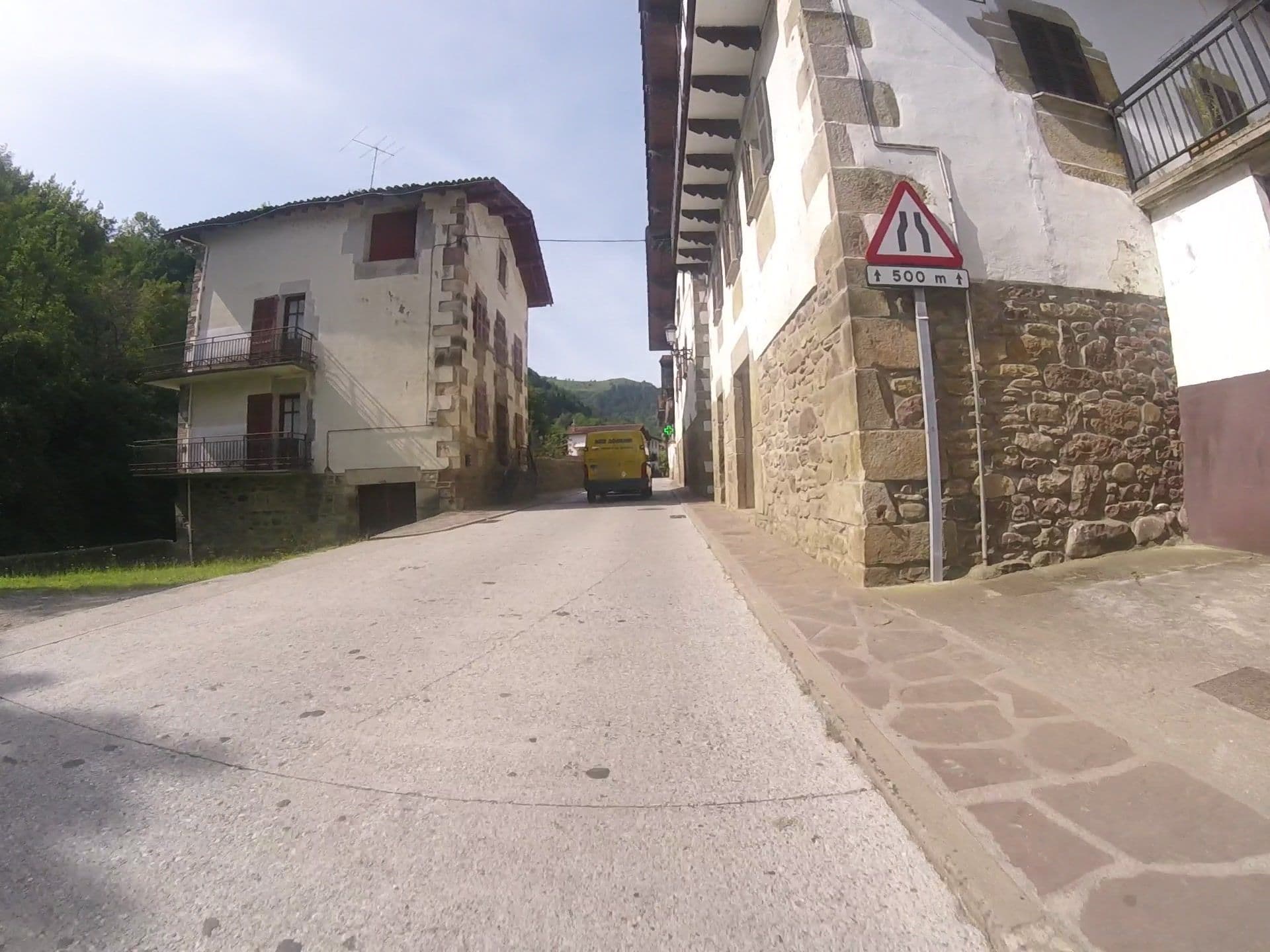 Street view near Alberroakoborda, Doneztebe-Santesteban — © mikelo (CC BY-SA · Mapillary)