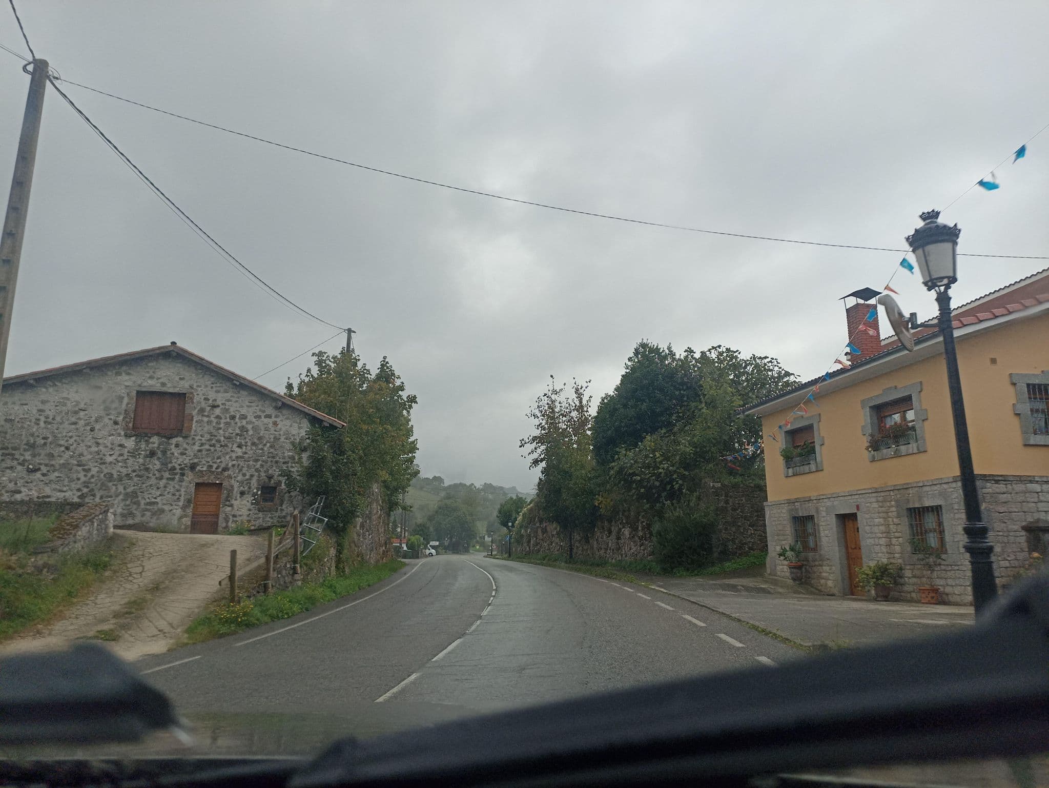 Street view near La Cabada II, Carreña
