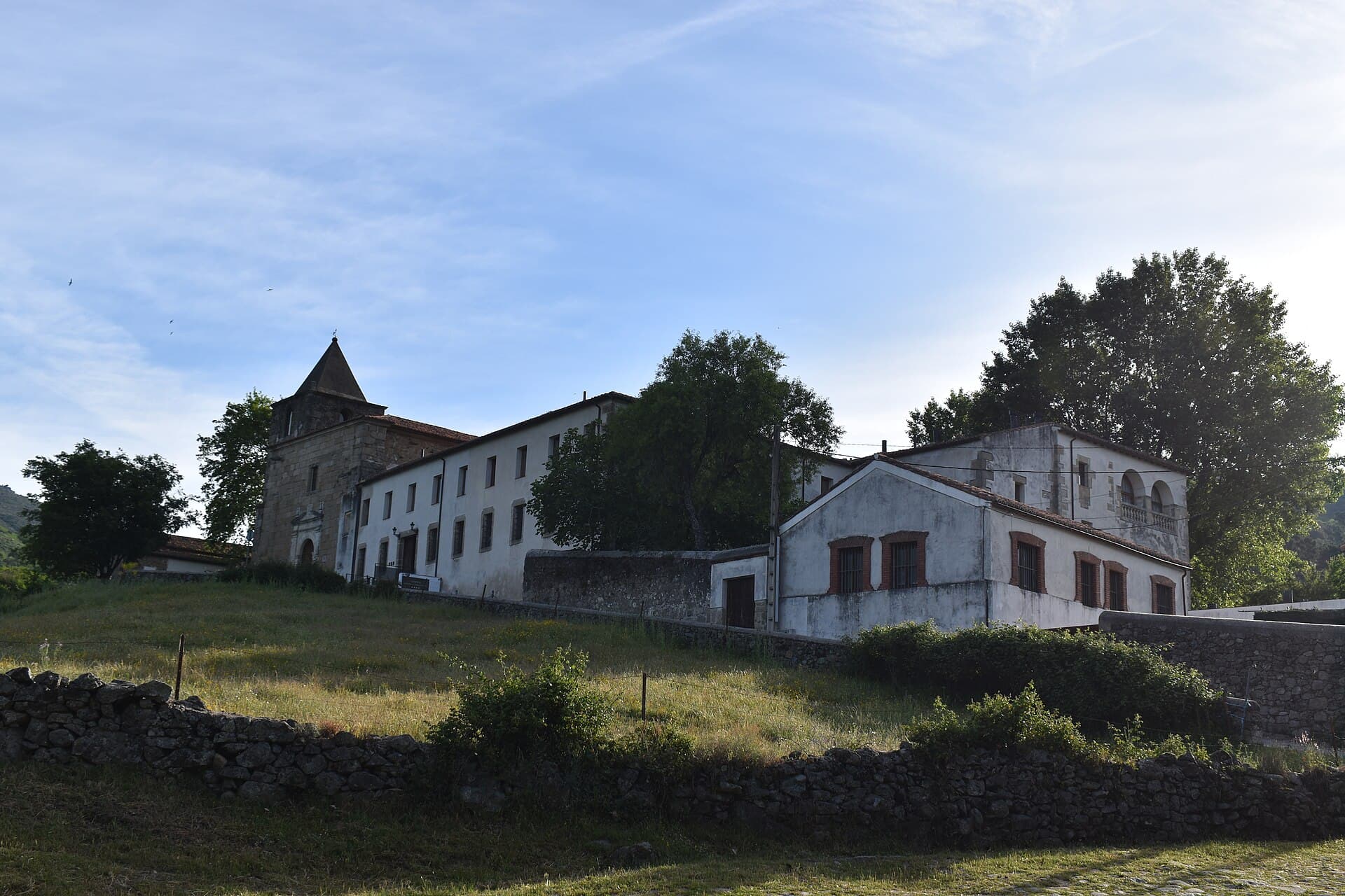 Hospedería Conventual Sierra de Gata (via Wikimedia Commons, CC BY-SA 4.0)