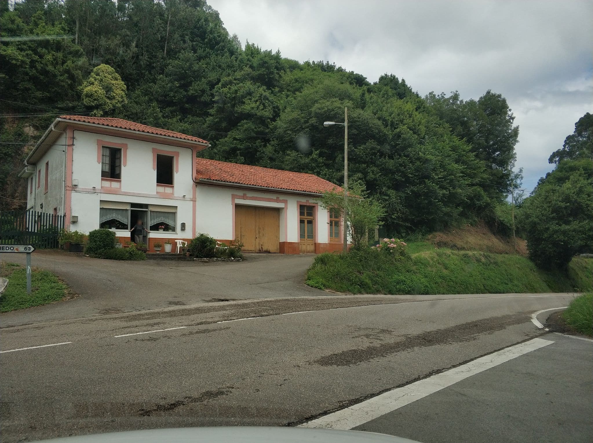 Street view near Apartments Rural Casona La Sierra, Cudillero — © sanchi (CC BY-SA · Mapillary)